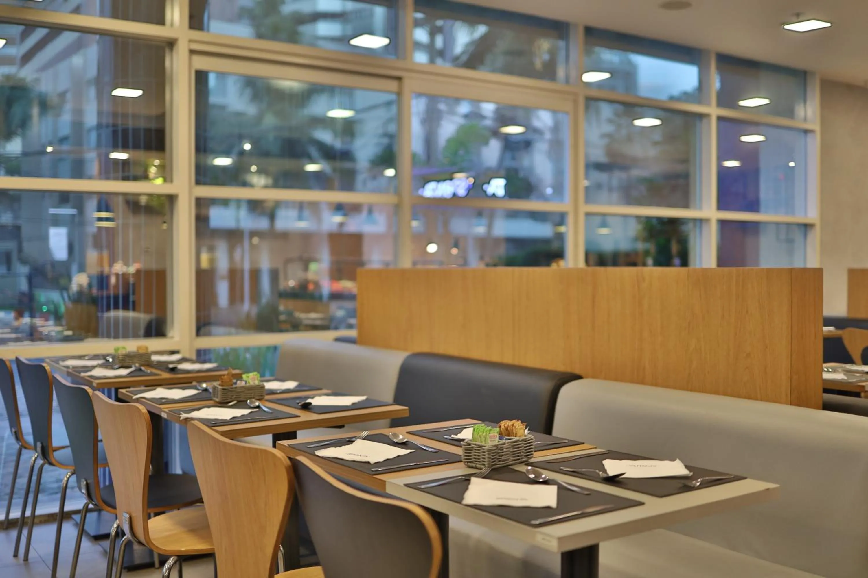 Restaurant/places to eat in Ibis Salvador Rio Vermelho