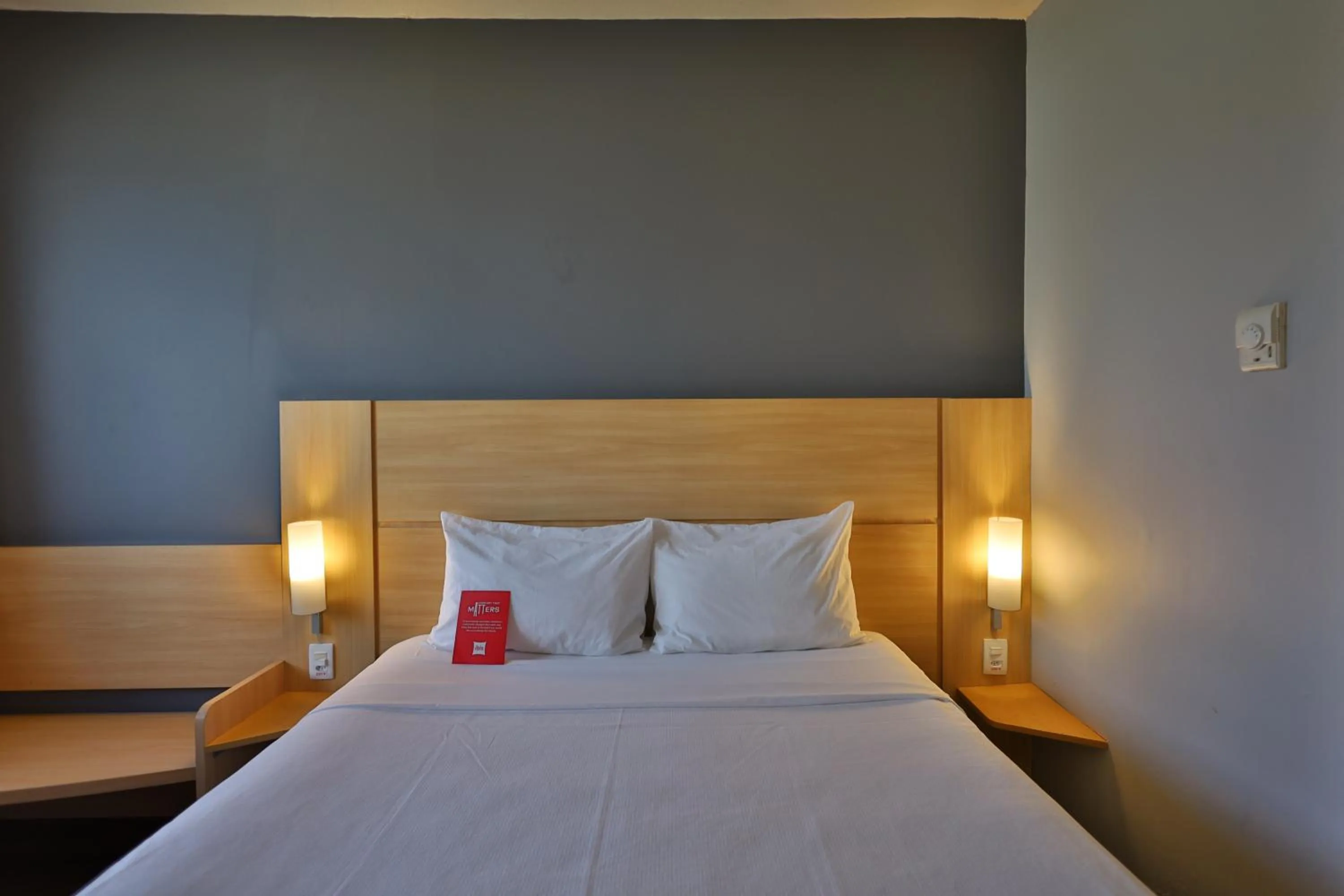 Bedroom, Bed in Ibis Salvador Rio Vermelho