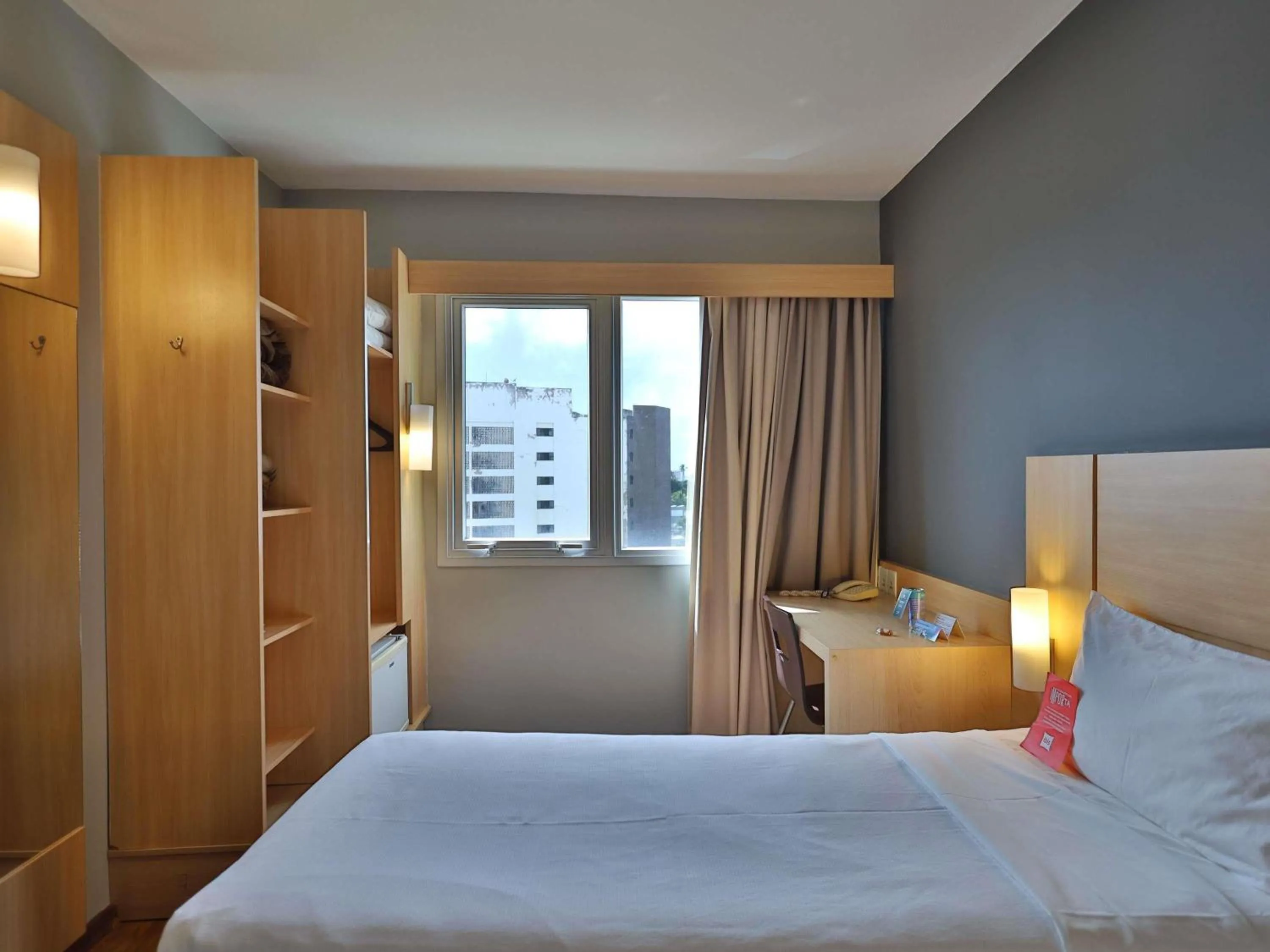 Bedroom, Bed in Ibis Salvador Rio Vermelho