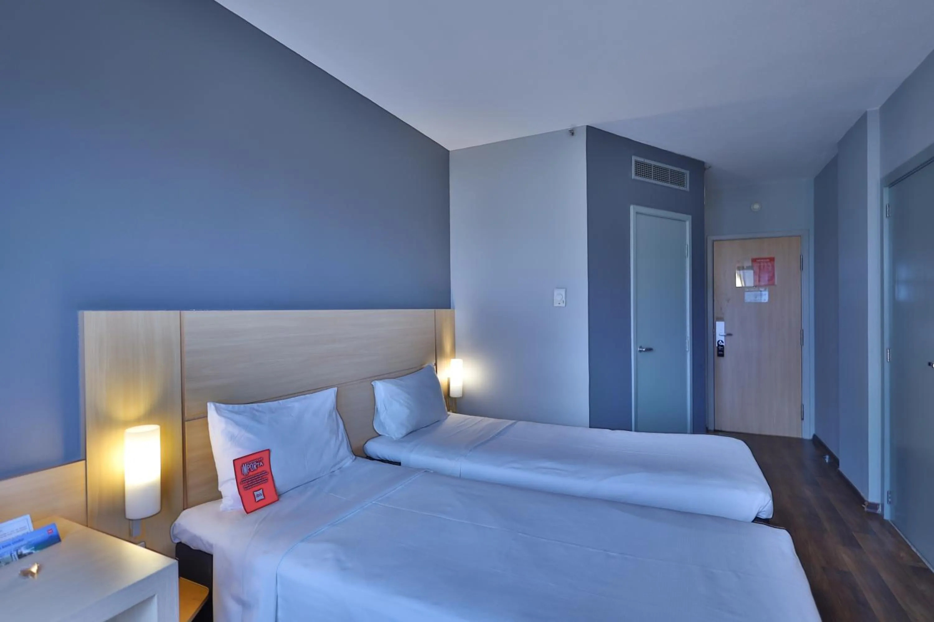 Bedroom, Bed in Ibis Salvador Rio Vermelho