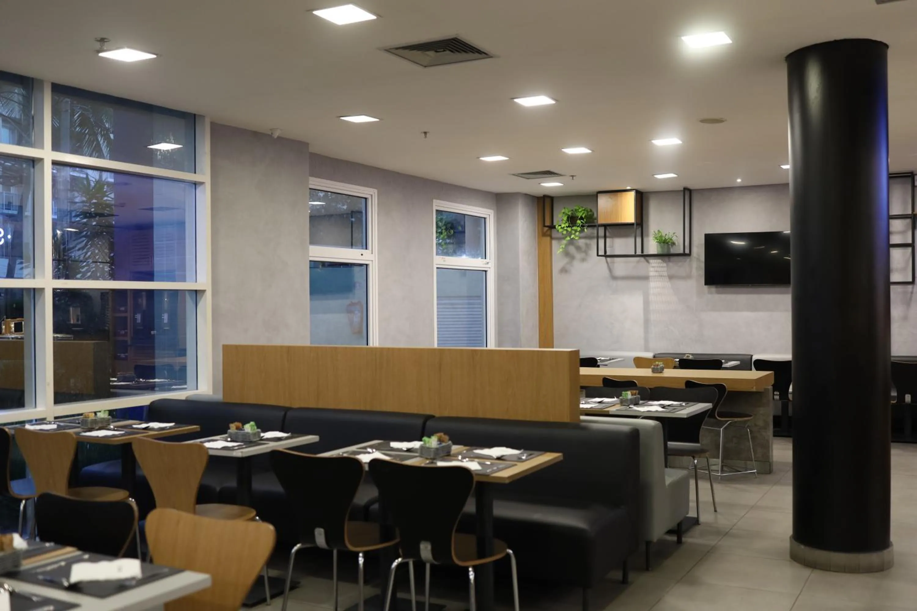 Restaurant/places to eat in Ibis Salvador Rio Vermelho