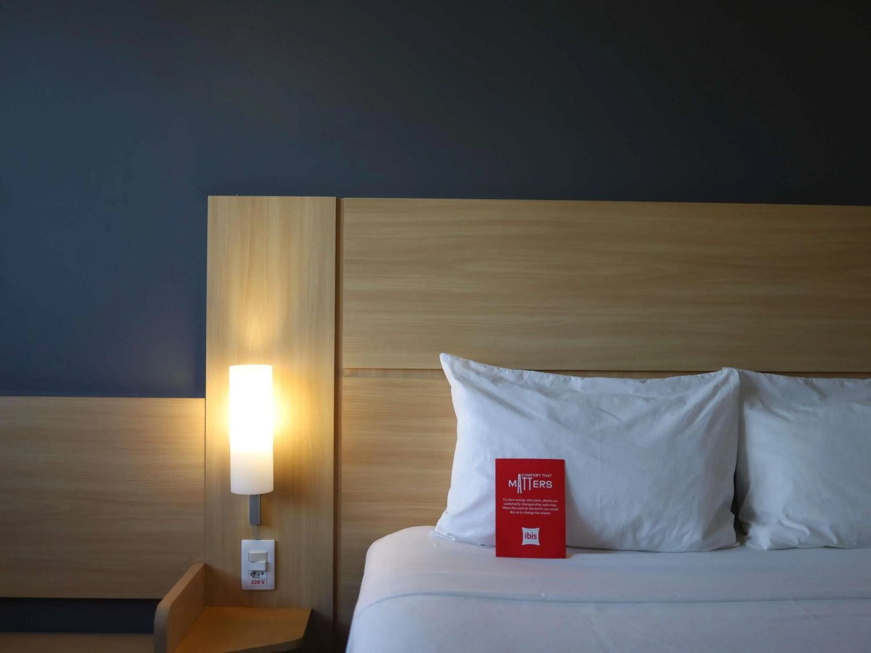 Bedroom, Bed in Ibis Salvador Rio Vermelho