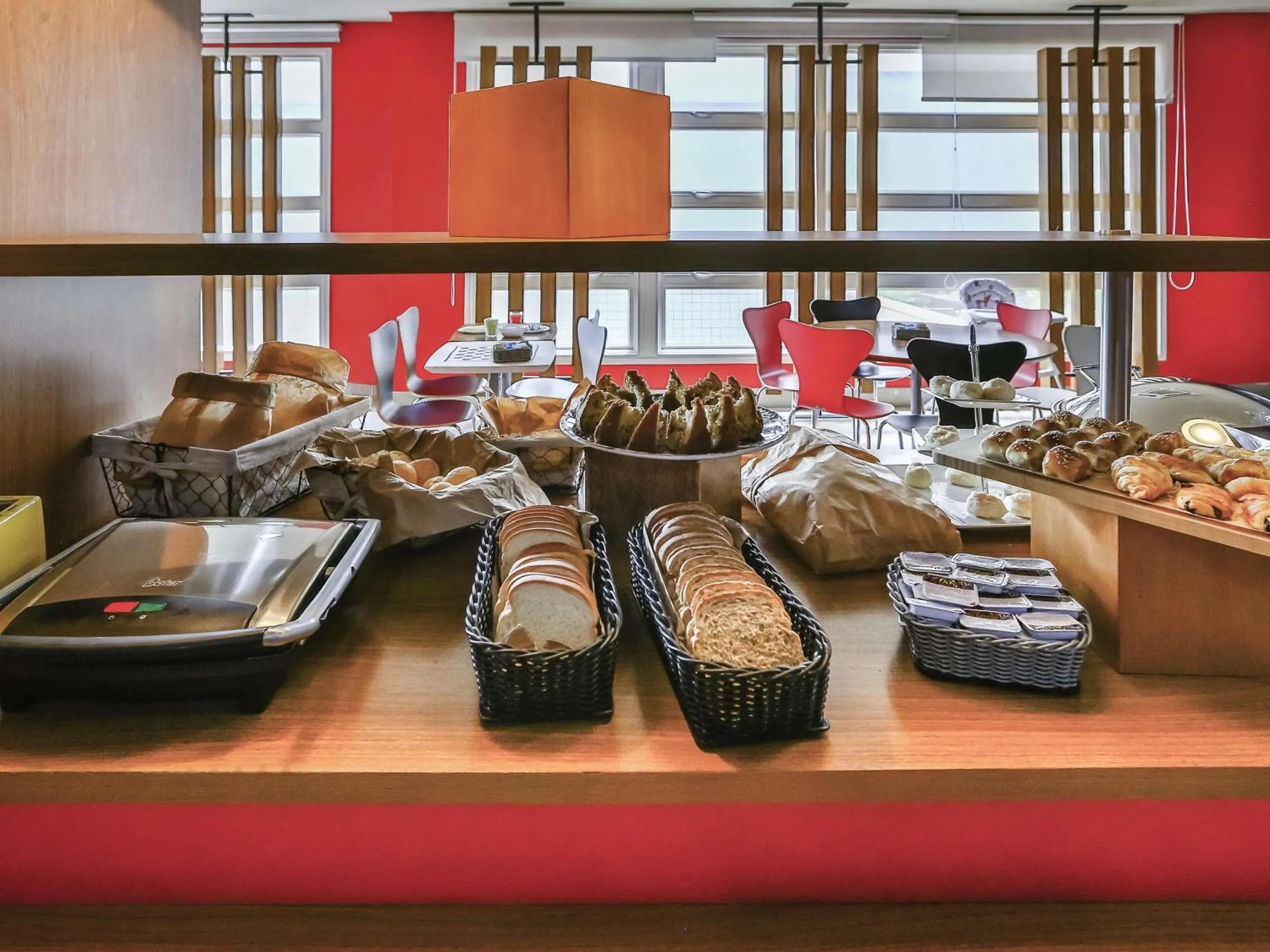 Restaurant/places to eat in ibis Goiânia