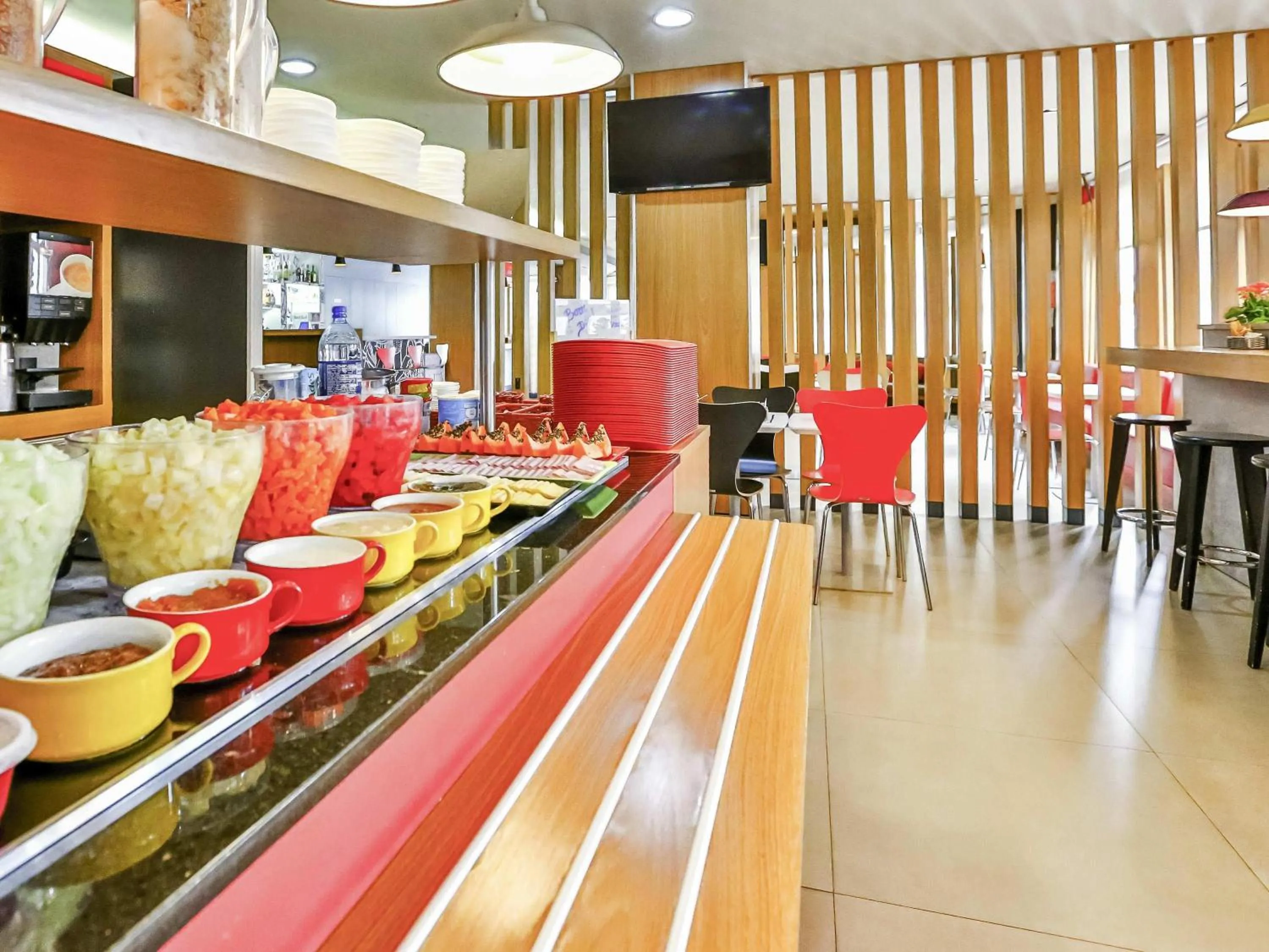 Restaurant/places to eat in ibis Goiânia
