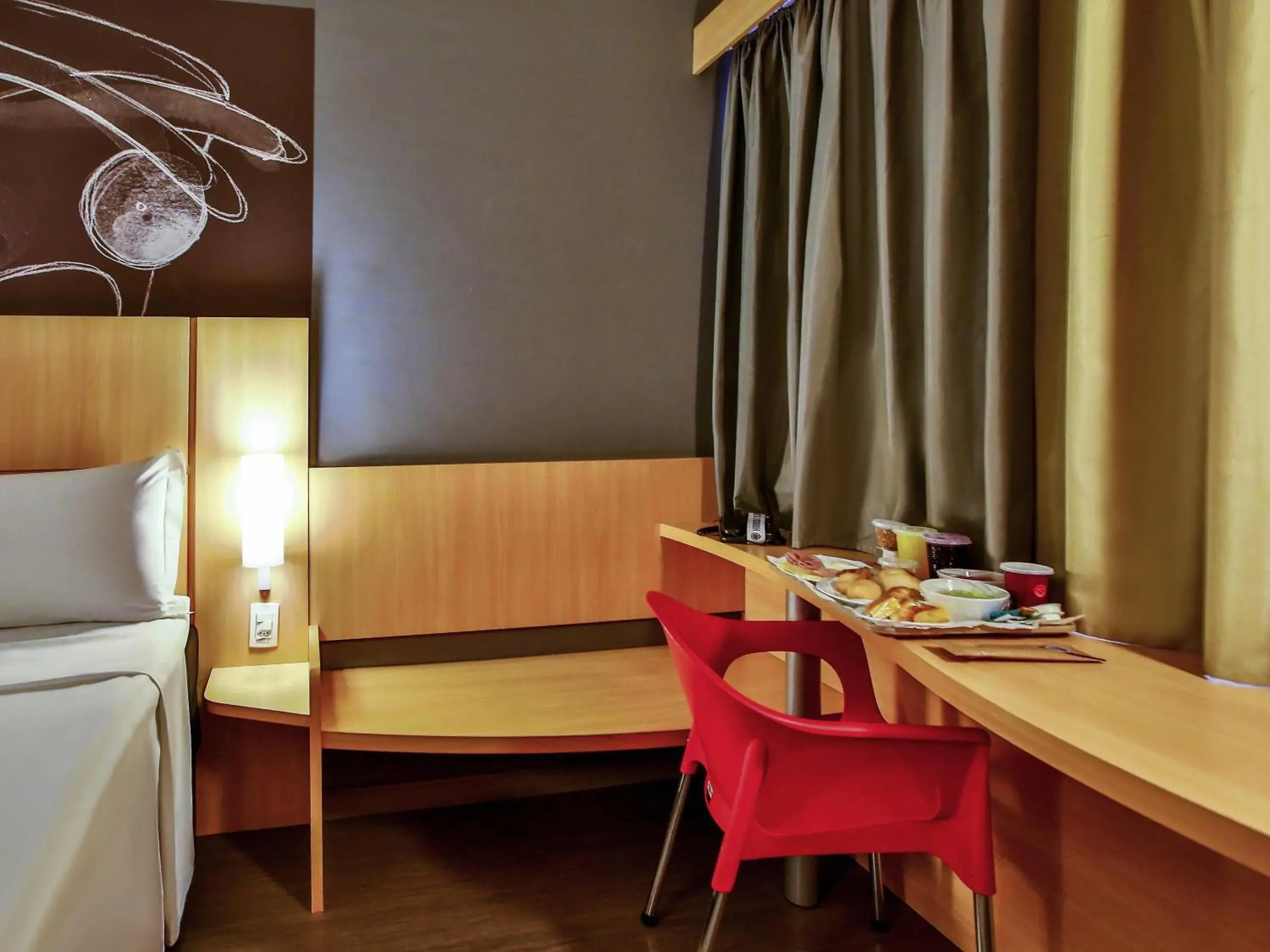 Superior Apartment with Queen Bed and The Latif Sebba Viaduct View - Upper Floor in ibis Goiânia Superior Apartment with Queen Bed and The Latif Sebba Viaduct View - Upper Floor in ibis Goiânia