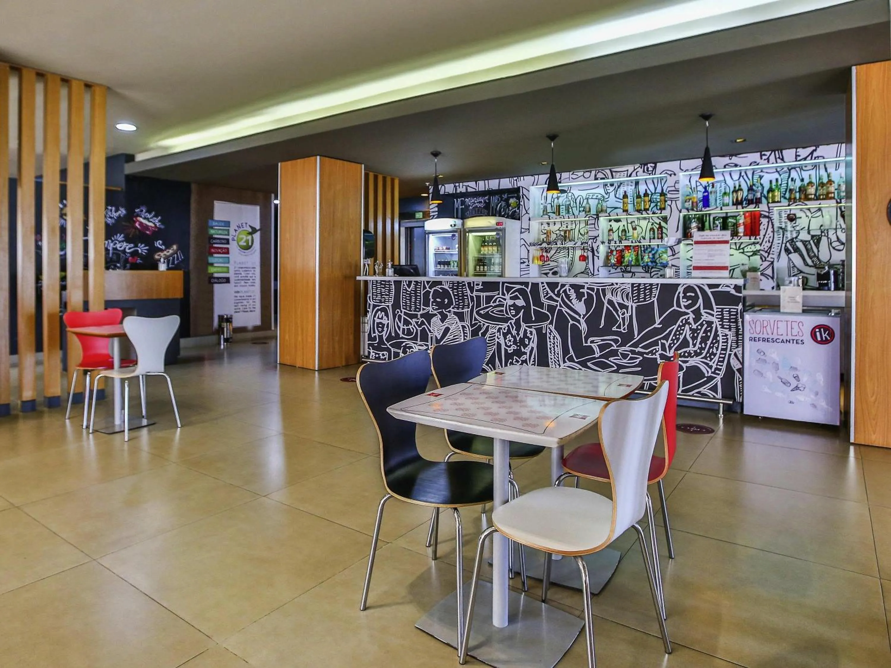 Restaurant/places to eat in ibis Goiânia