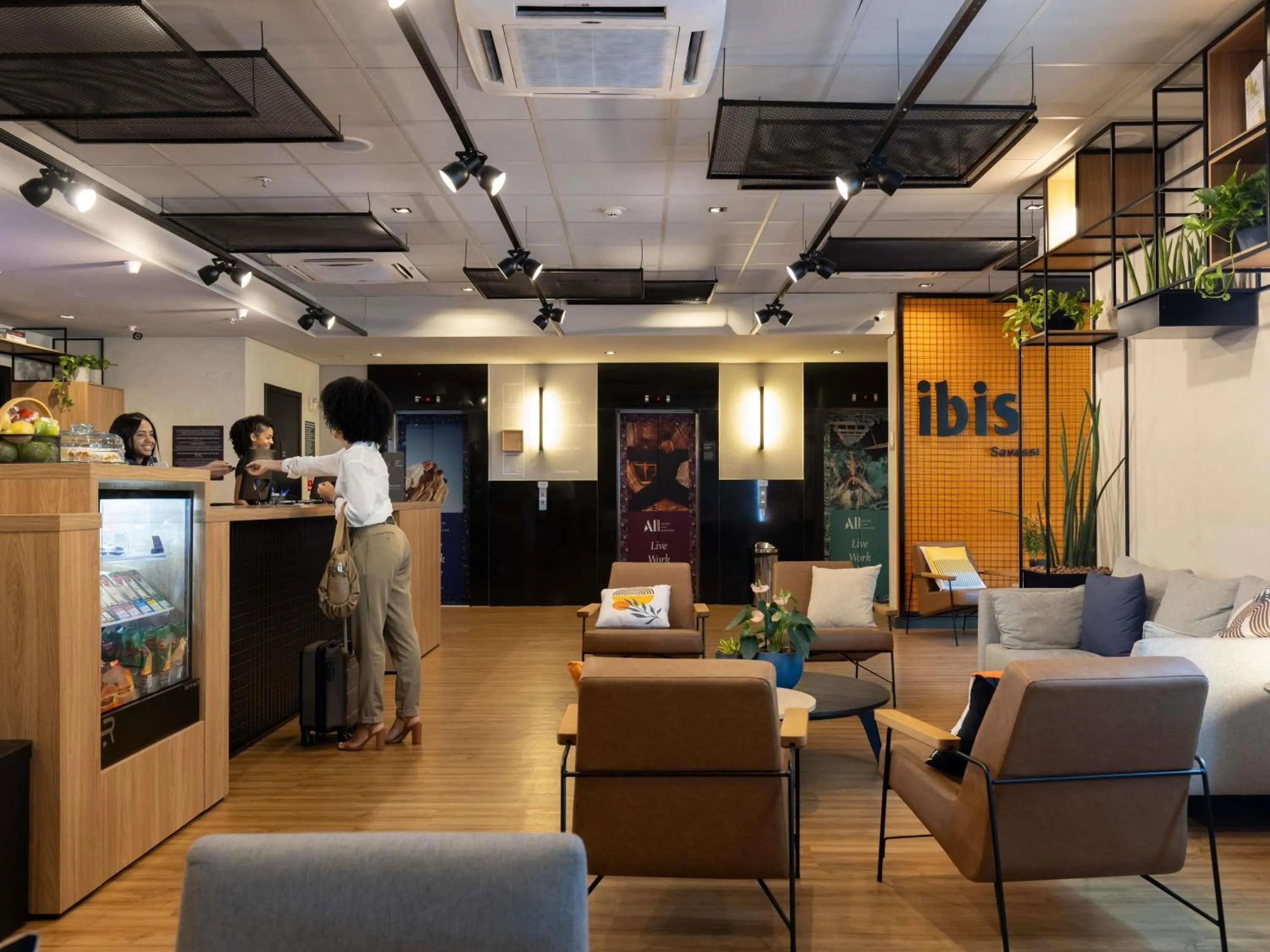 Lounge or bar in Ibis Belo Horizonte Savassi