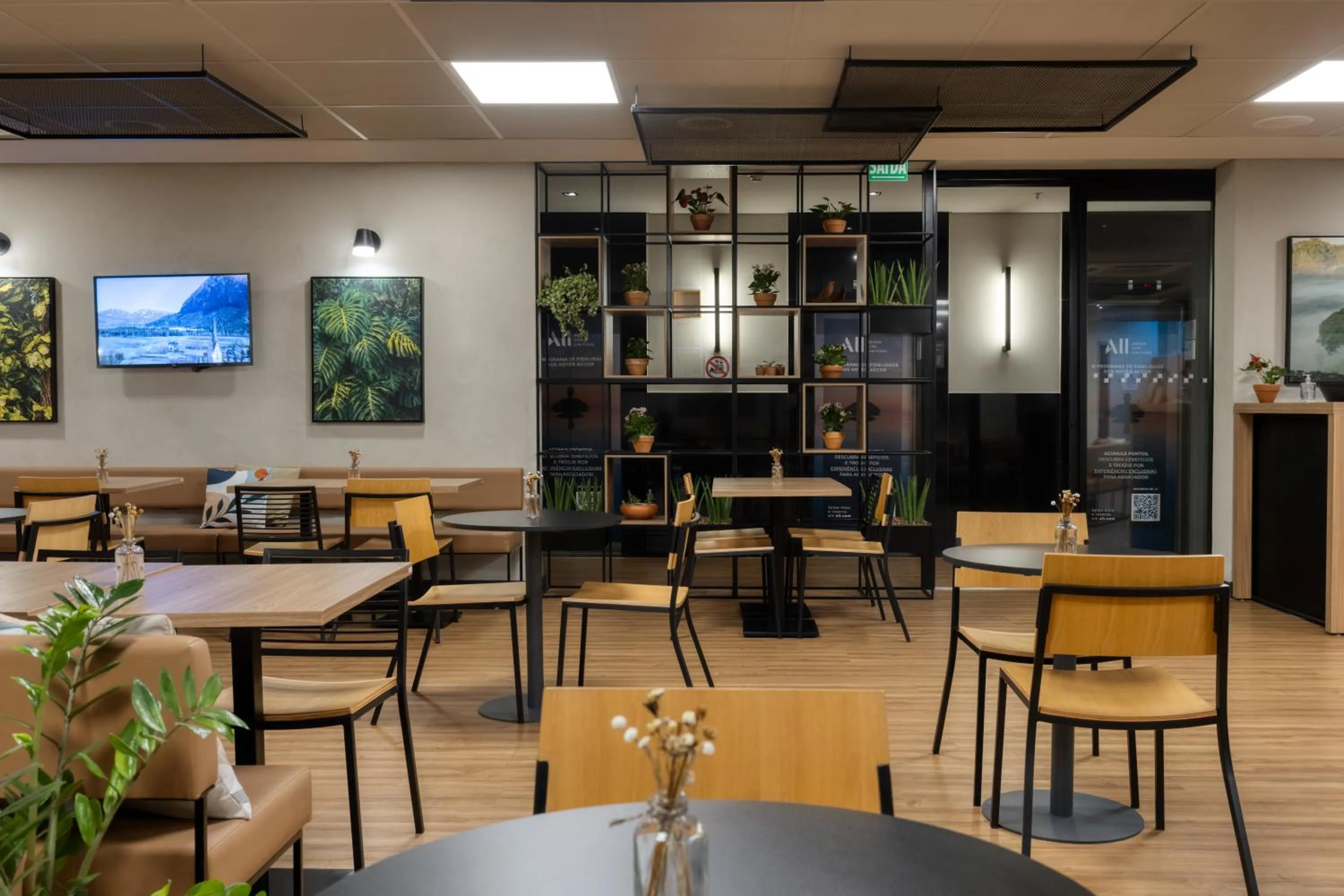 Restaurant/places to eat in Ibis Belo Horizonte Savassi