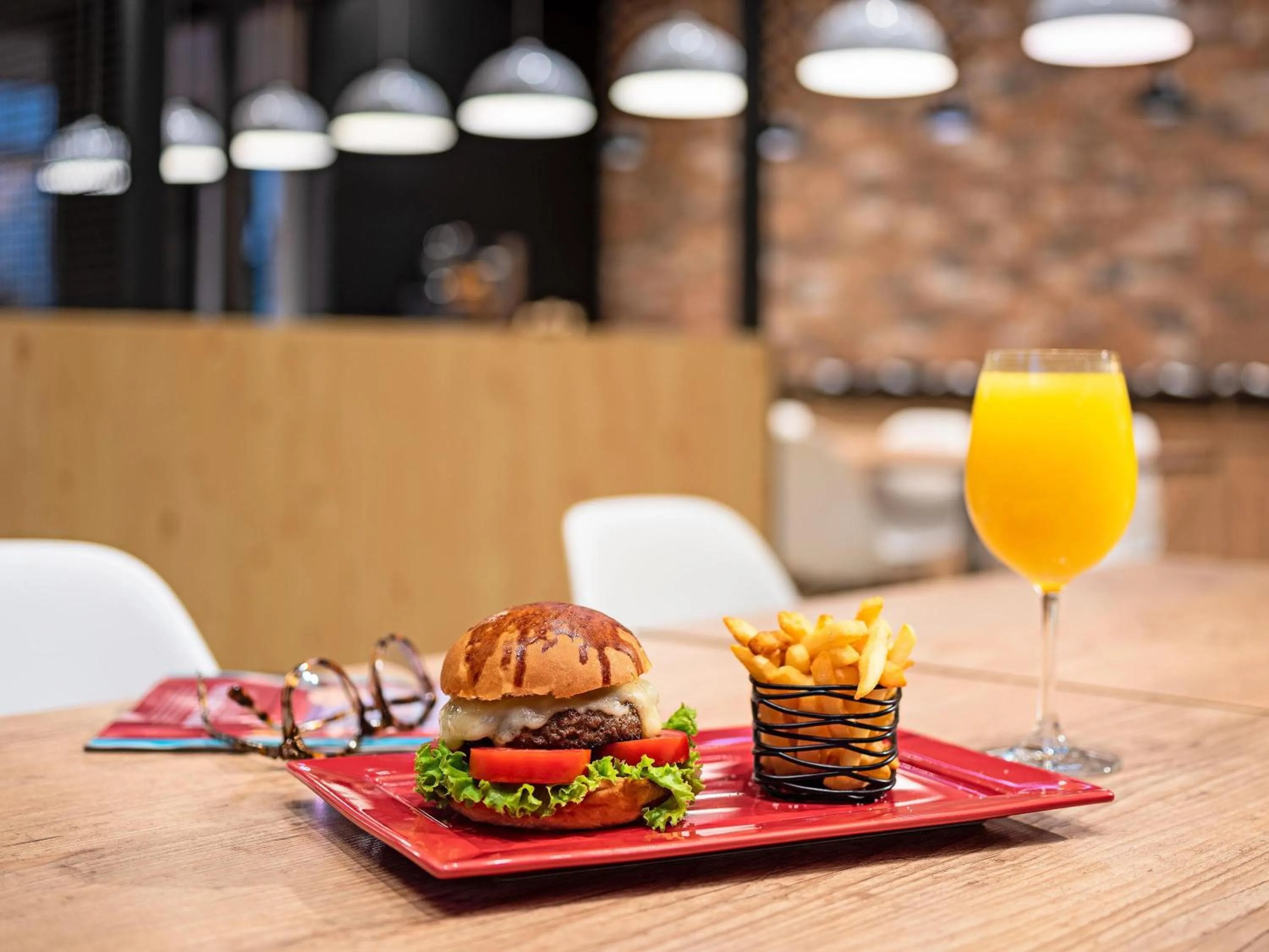 Lounge or bar in ibis Ribeirao Preto Shopping