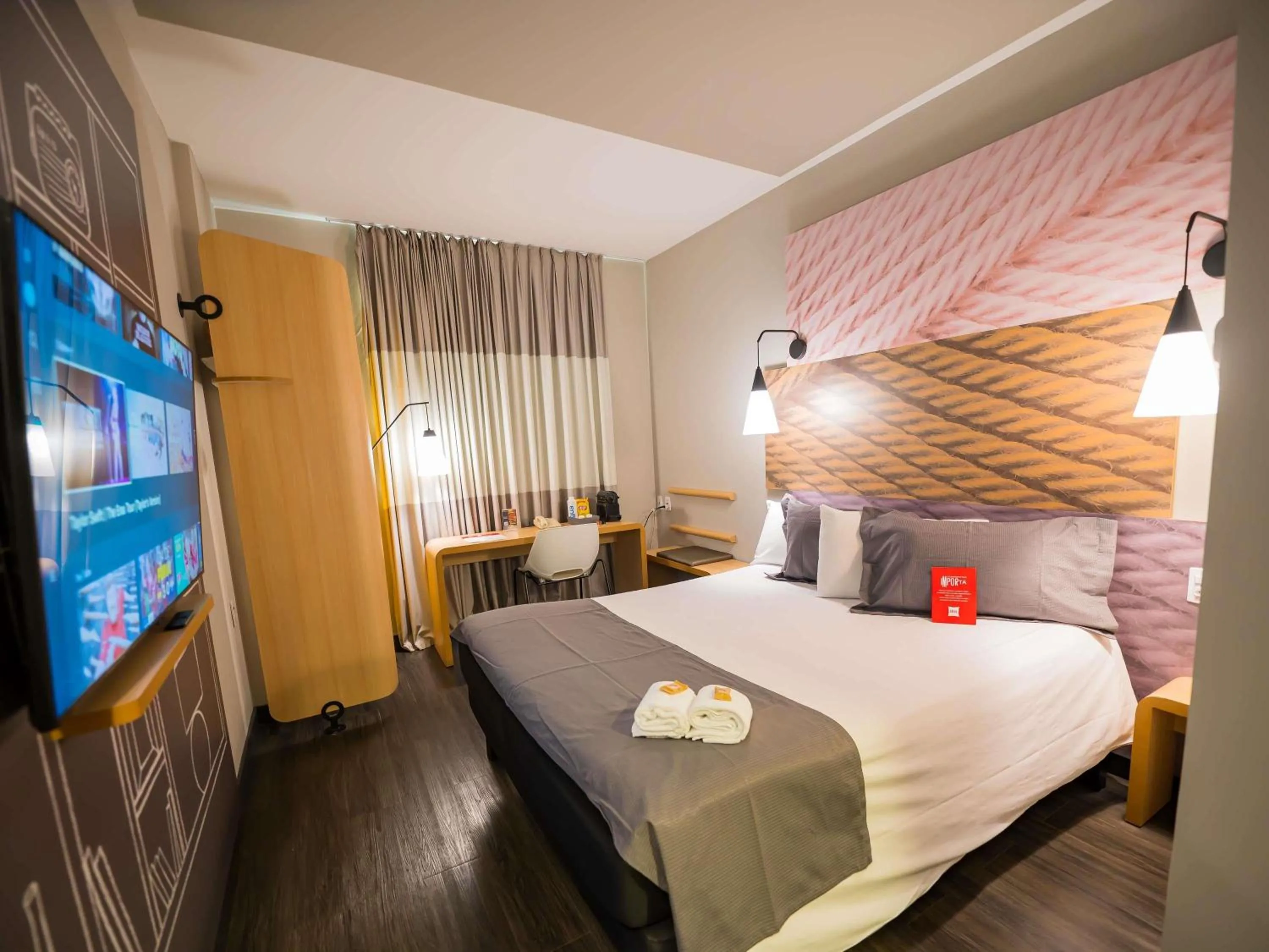 Bedroom, Bed in ibis Ribeirao Preto Shopping