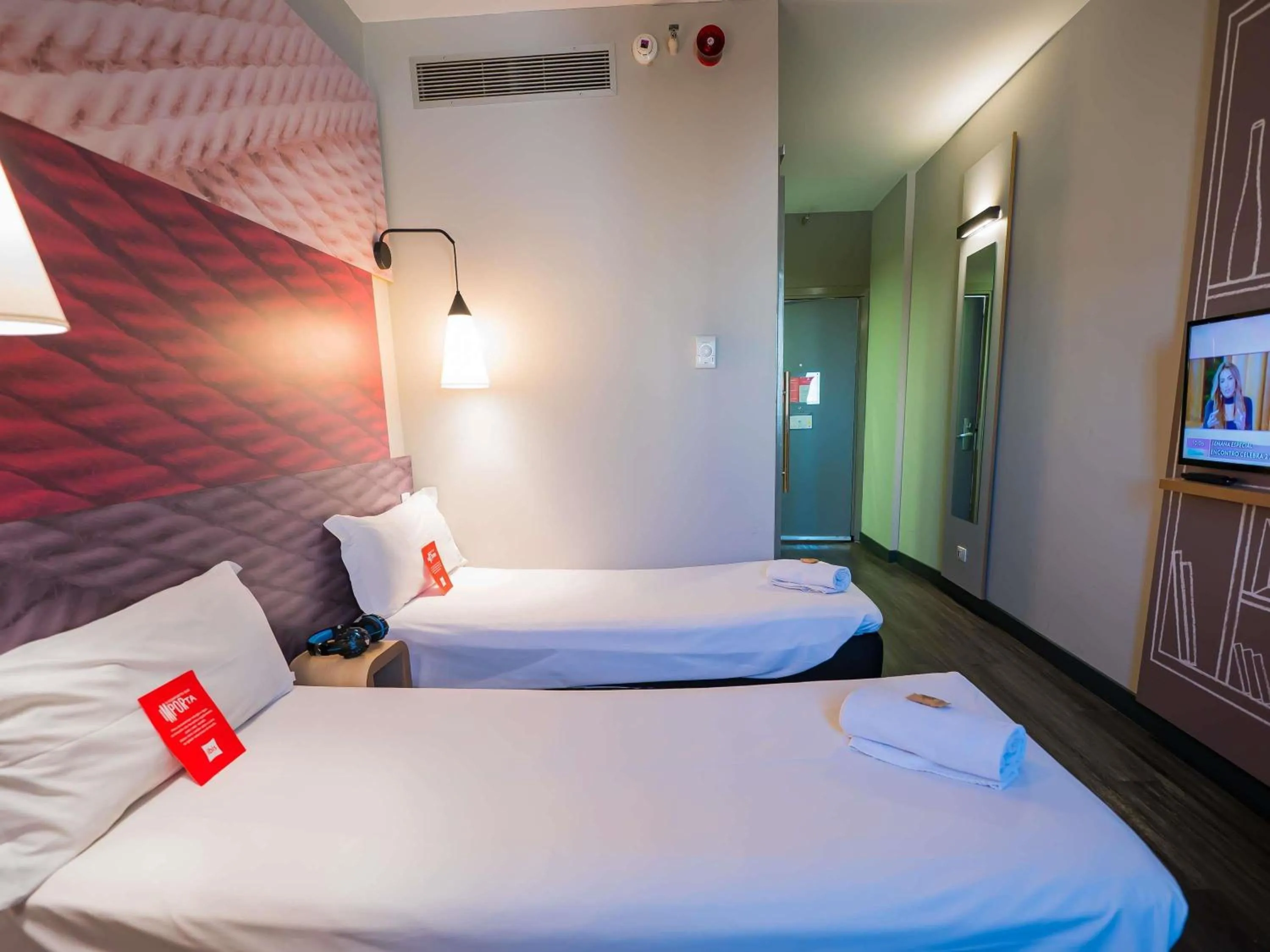 Bedroom, Bed in ibis Ribeirao Preto Shopping