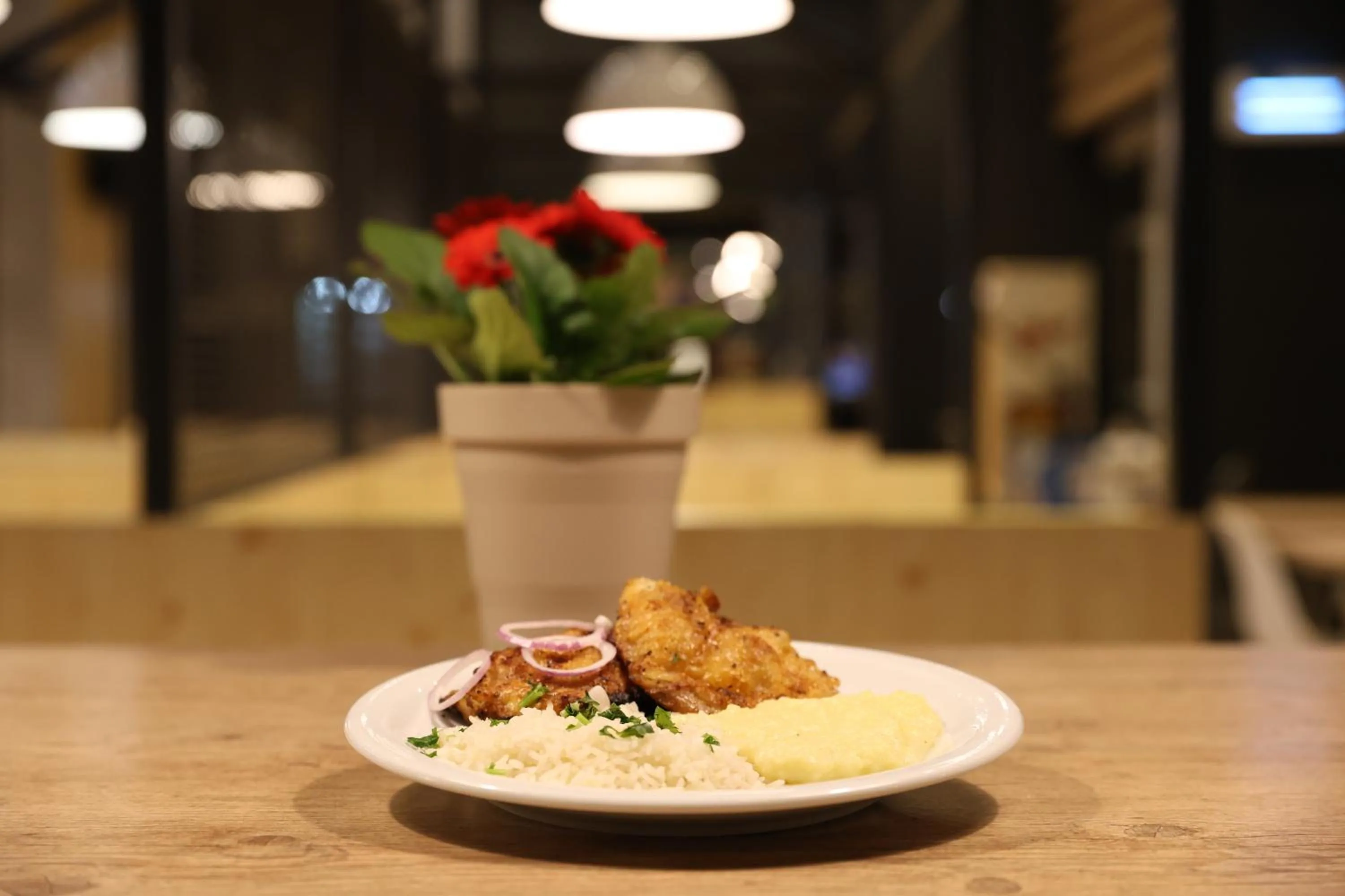 Restaurant/places to eat in ibis Ribeirao Preto Shopping