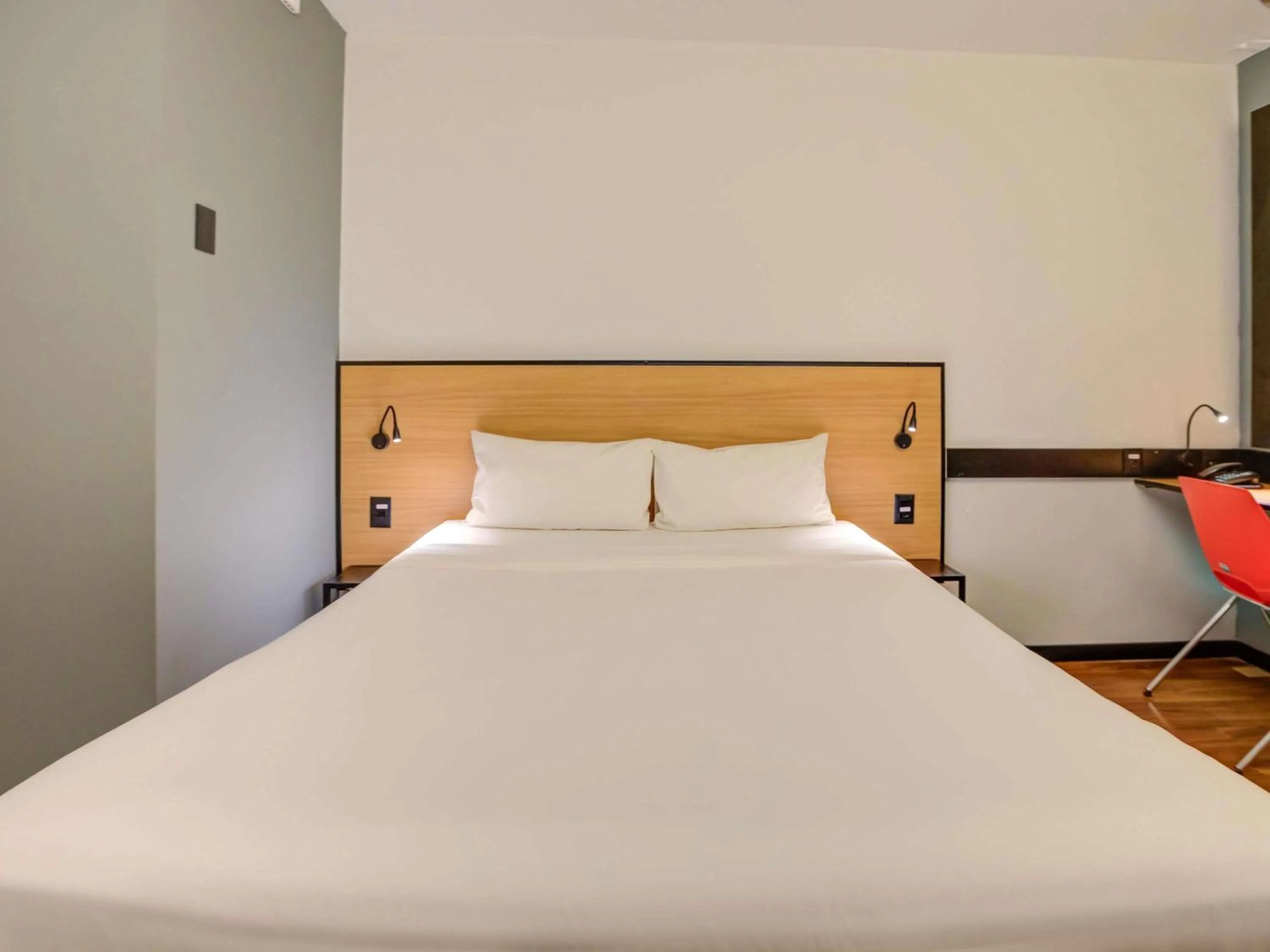 Bedroom, Bed in ibis Rio de Janeiro Santos Dumont