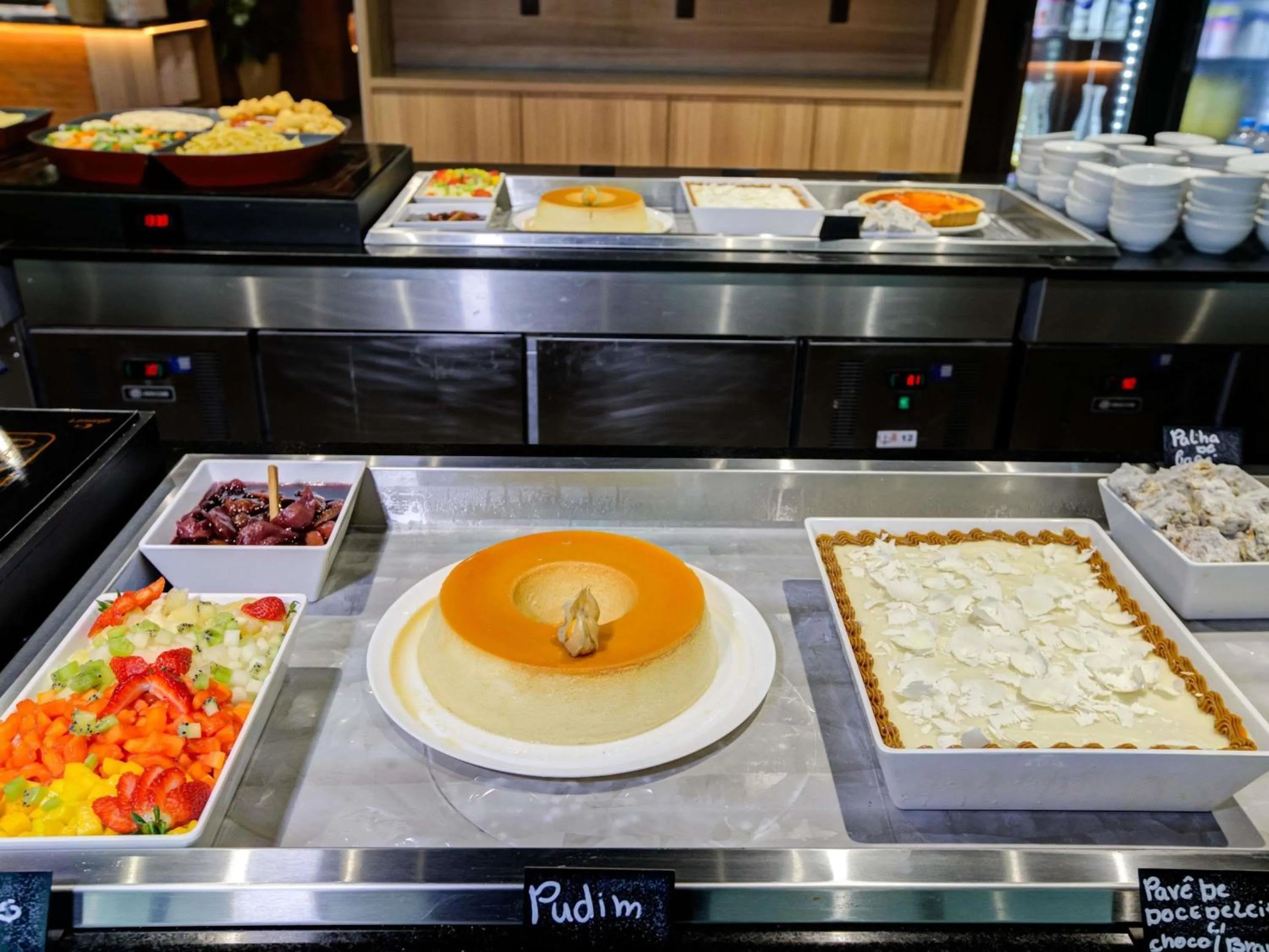 Restaurant/places to eat in ibis Rio de Janeiro Santos Dumont