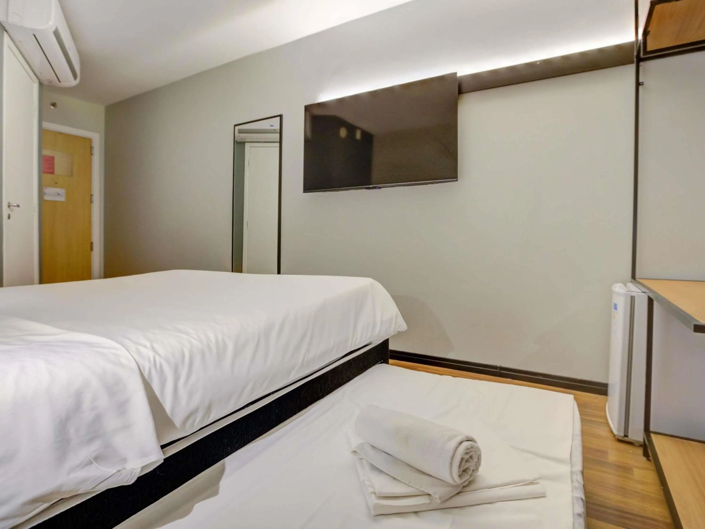 Bedroom, Bed in ibis Rio de Janeiro Santos Dumont