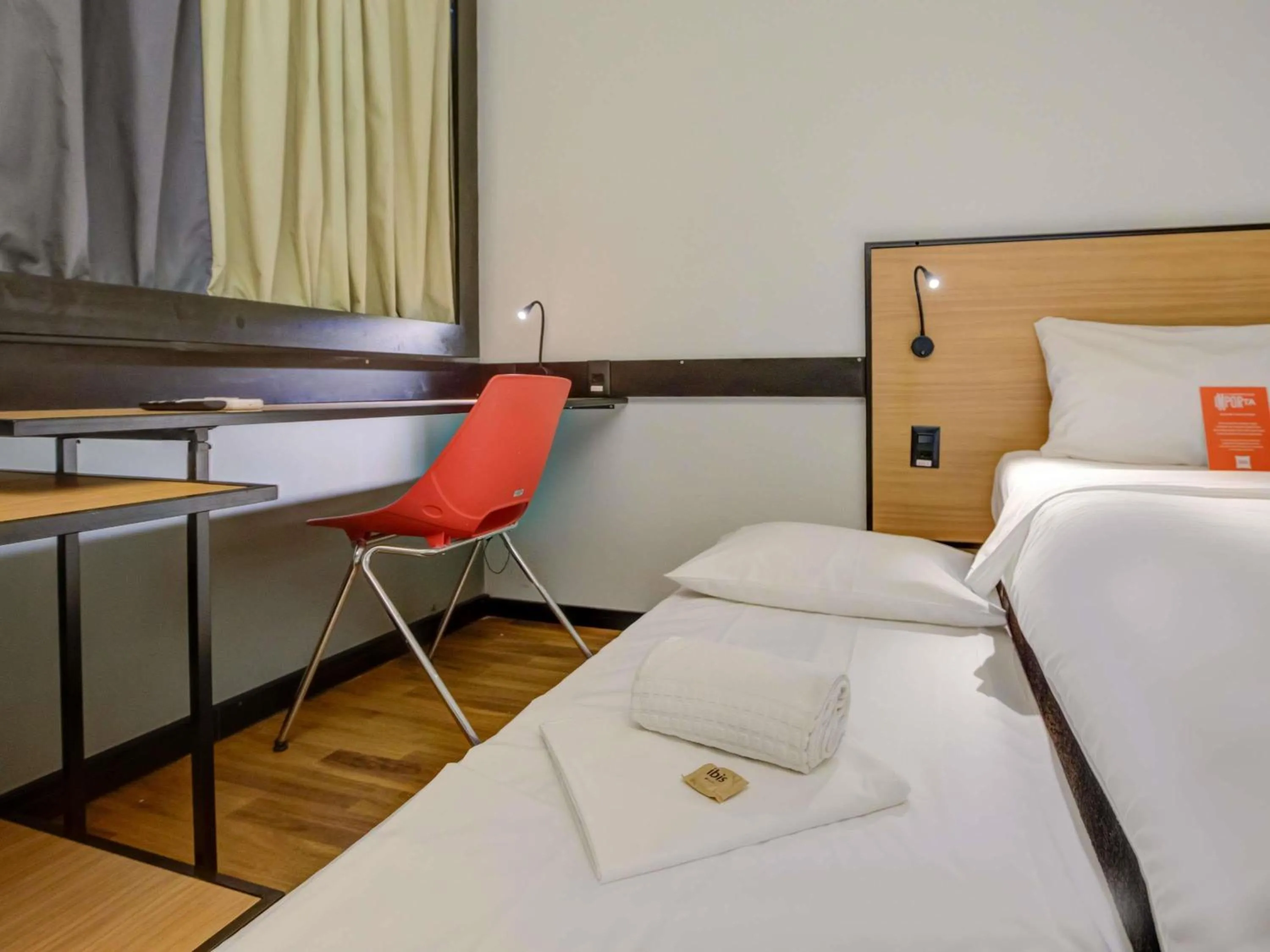 Bedroom, Bed in ibis Rio de Janeiro Santos Dumont