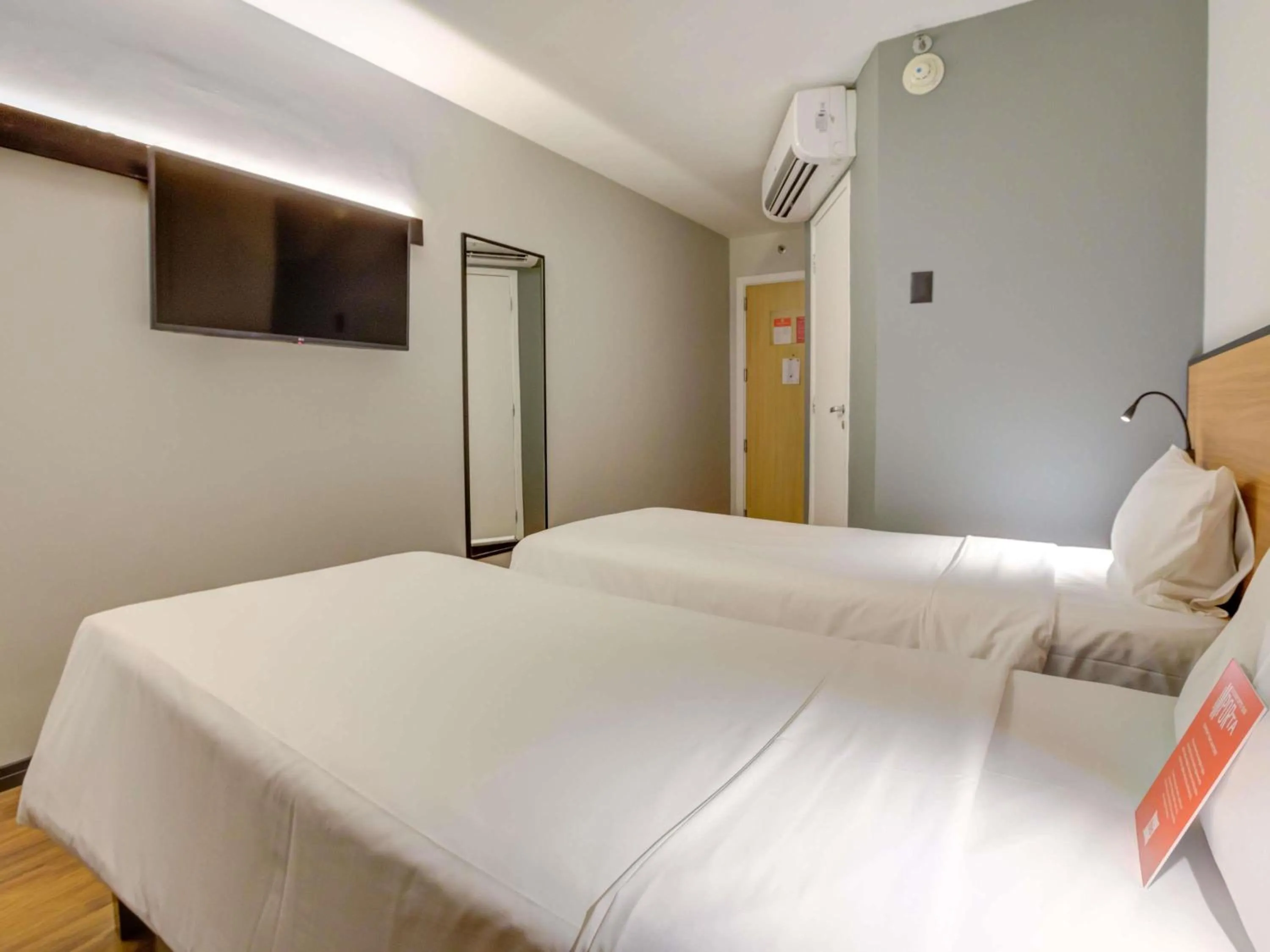 Bedroom, Bed in ibis Rio de Janeiro Santos Dumont