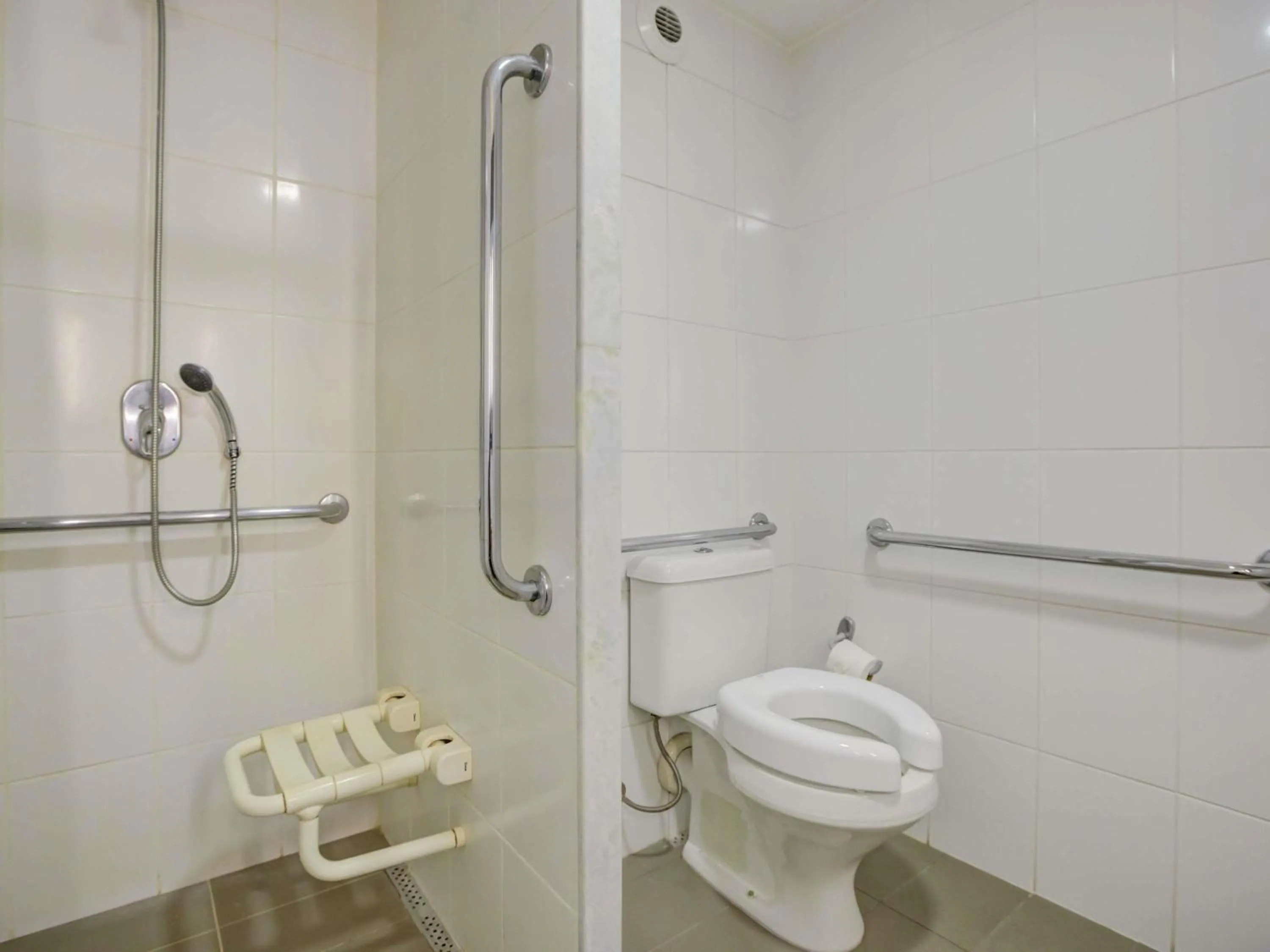 Bedroom in ibis Rio de Janeiro Santos Dumont