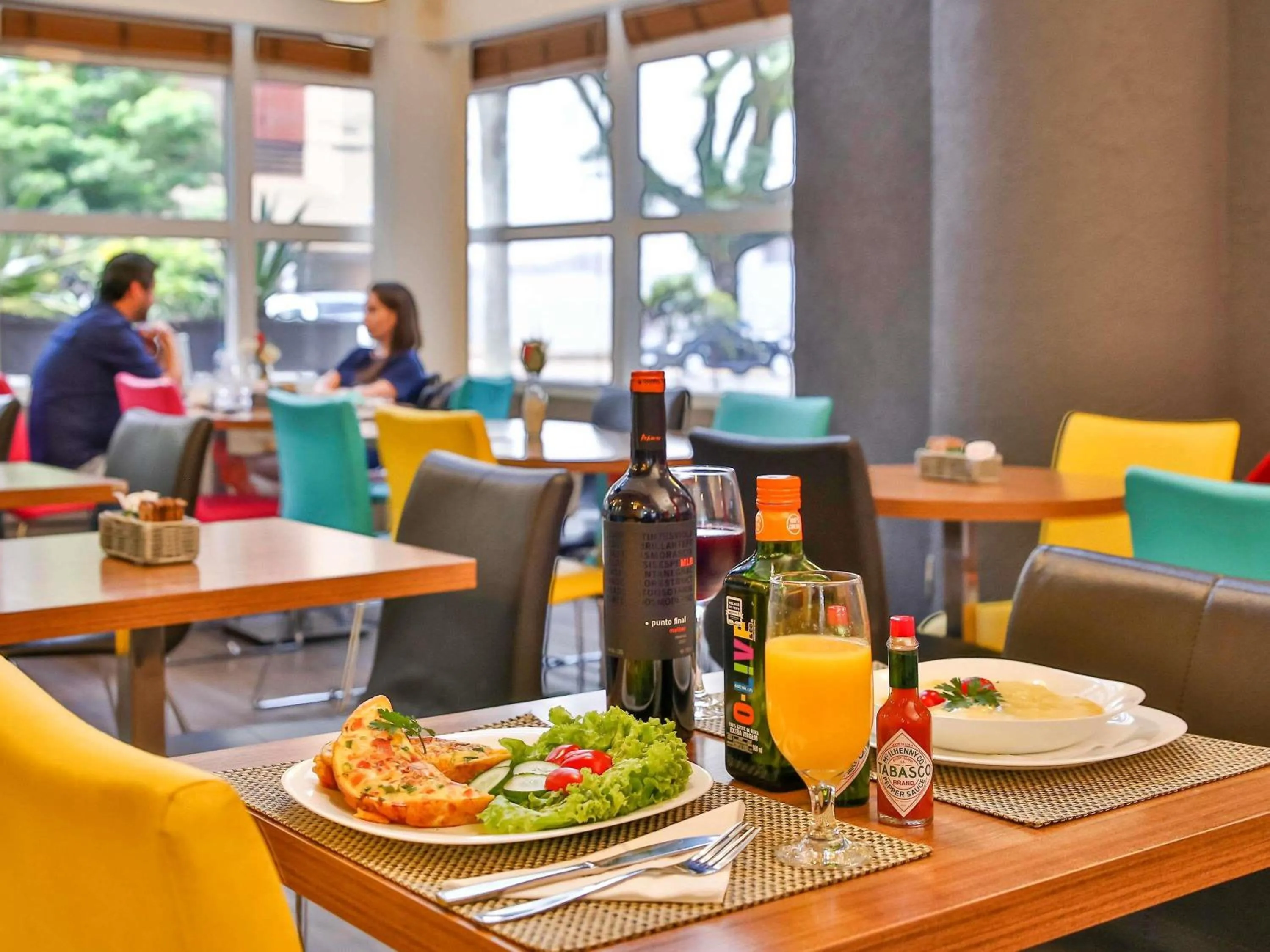 Restaurant/places to eat in Ibis Maringa