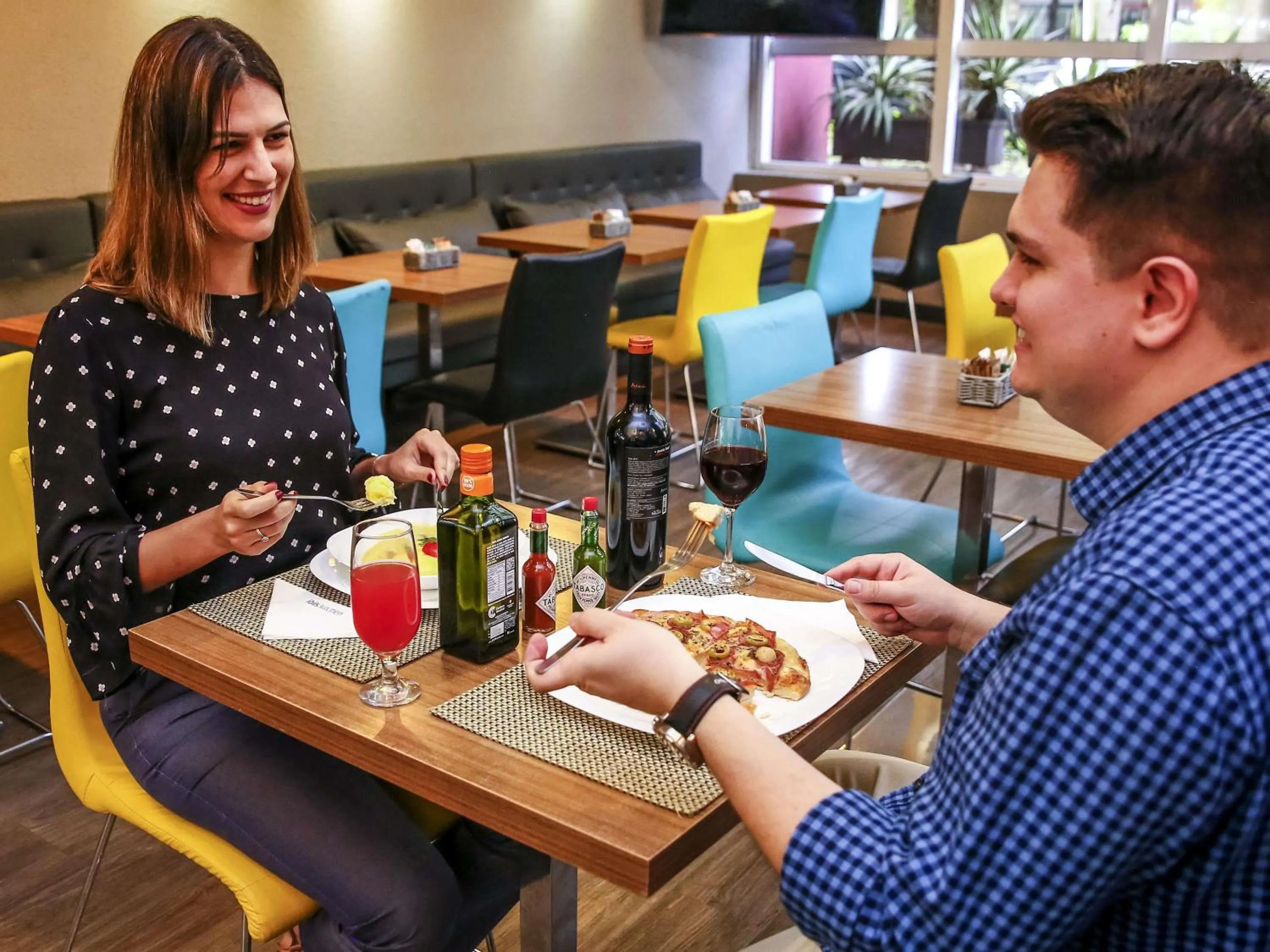 Restaurant/places to eat in Ibis Maringa