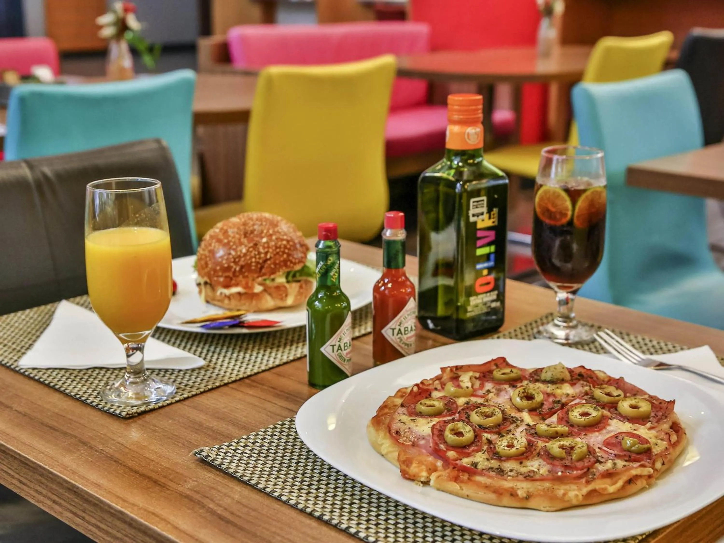 Restaurant/places to eat in Ibis Maringa