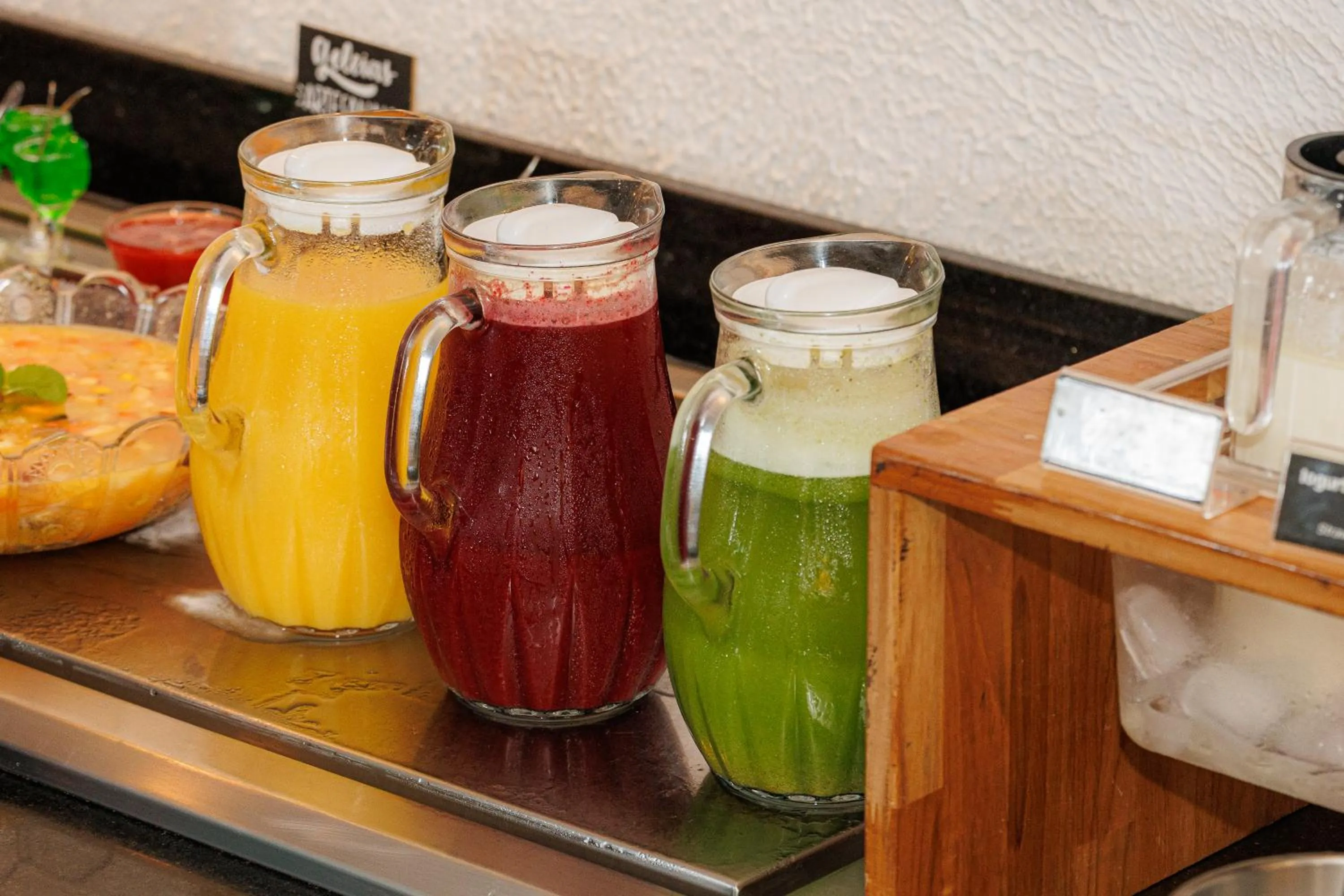 Buffet breakfast in Ibis Maringa