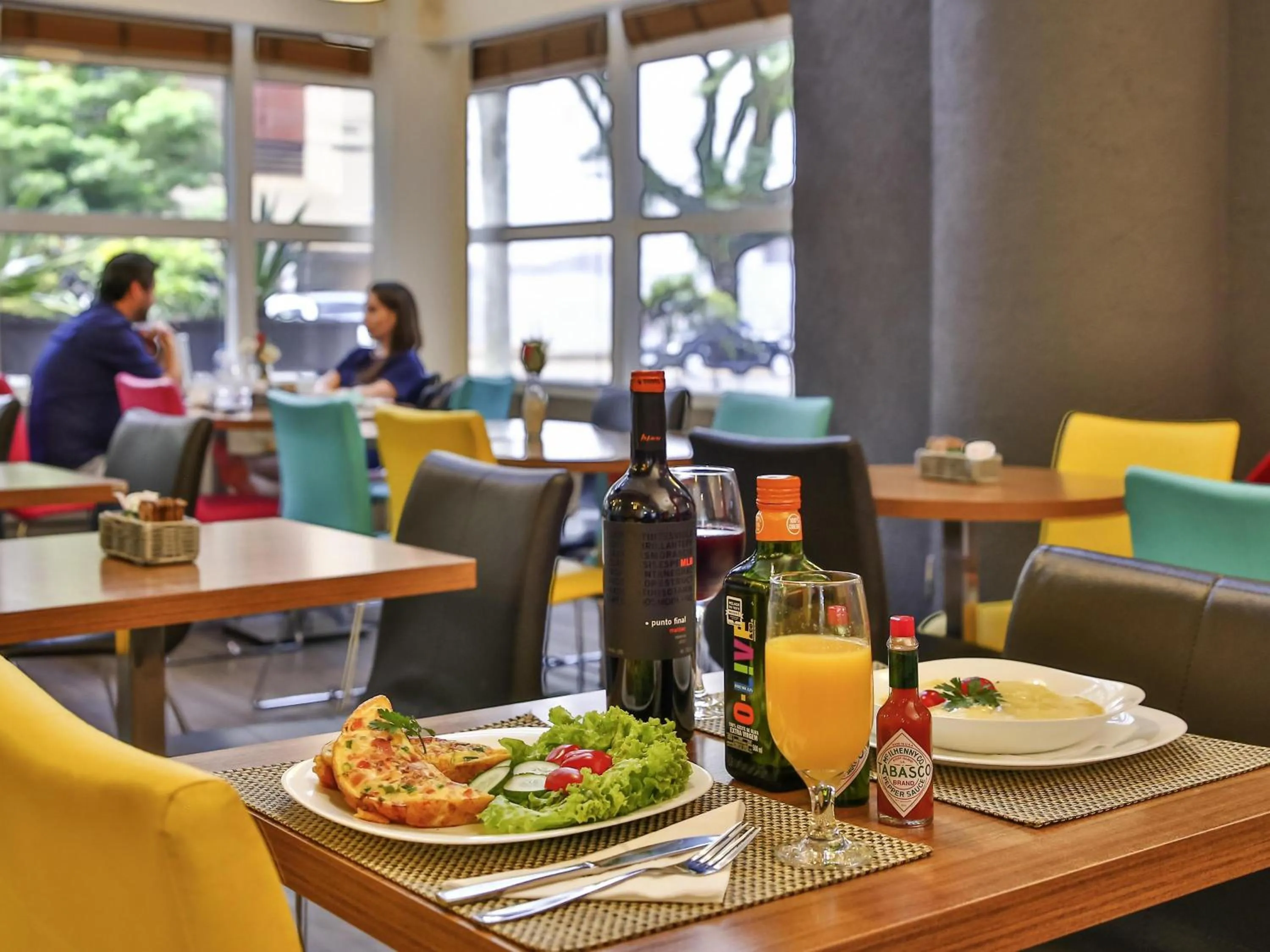 Restaurant/places to eat in Ibis Maringa