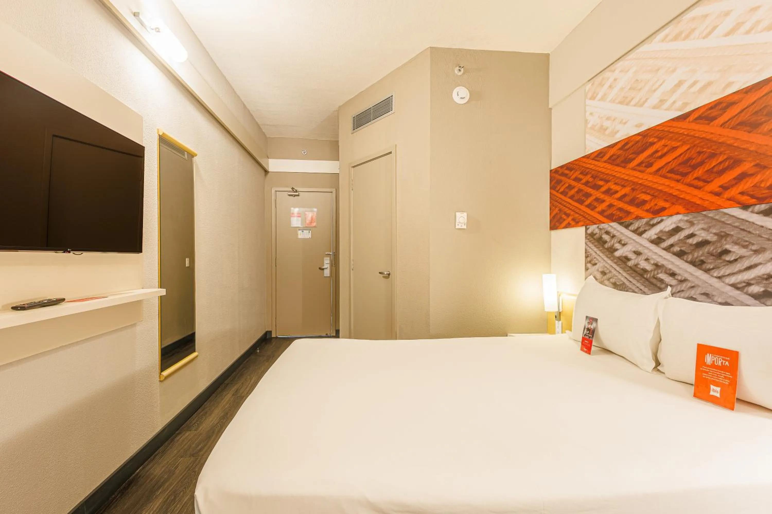 Bed in Ibis Maringa
