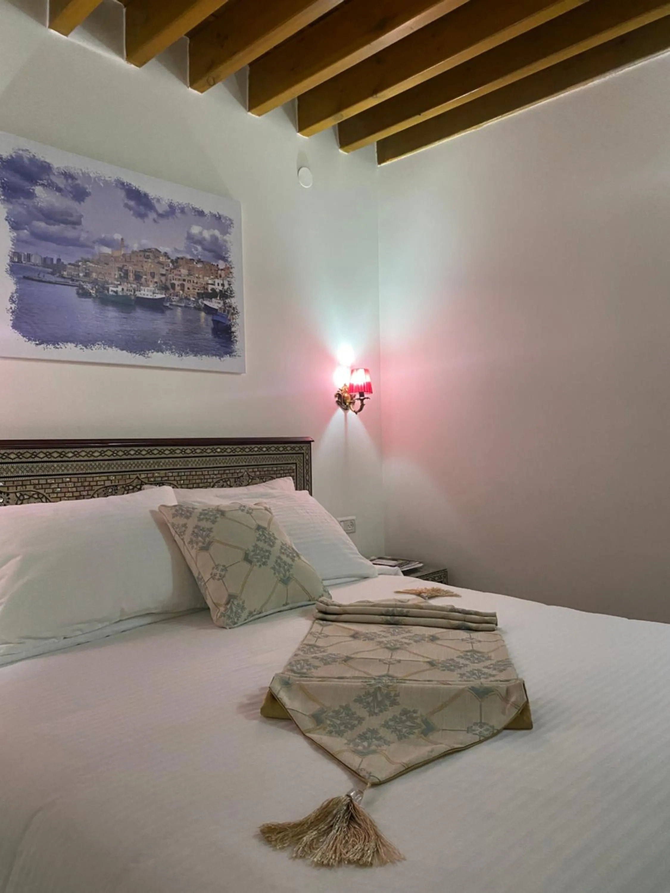 Bed in Bab al-sham funduk