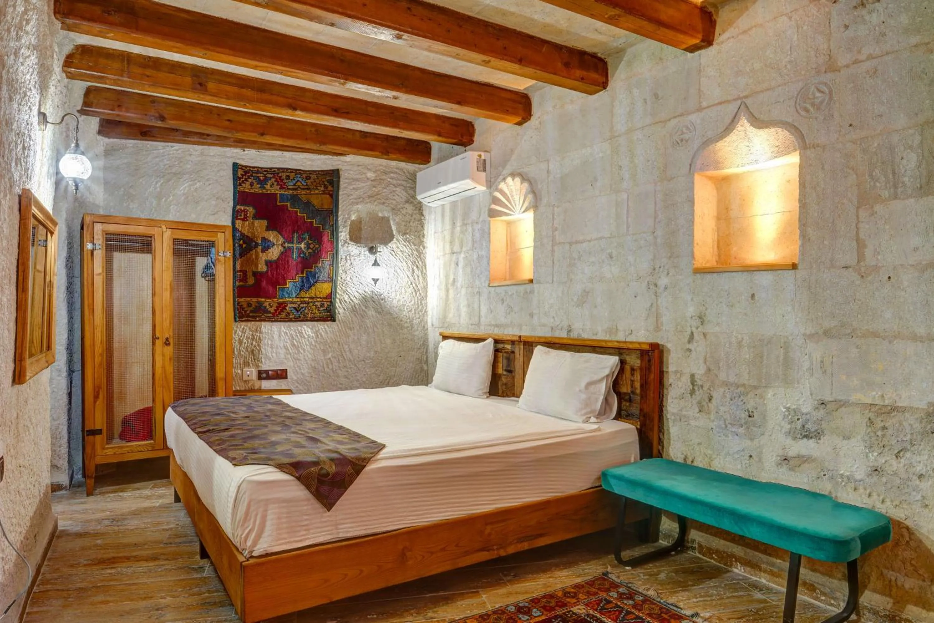 Photo of the whole room, Bed in Avilla Cave Hotel