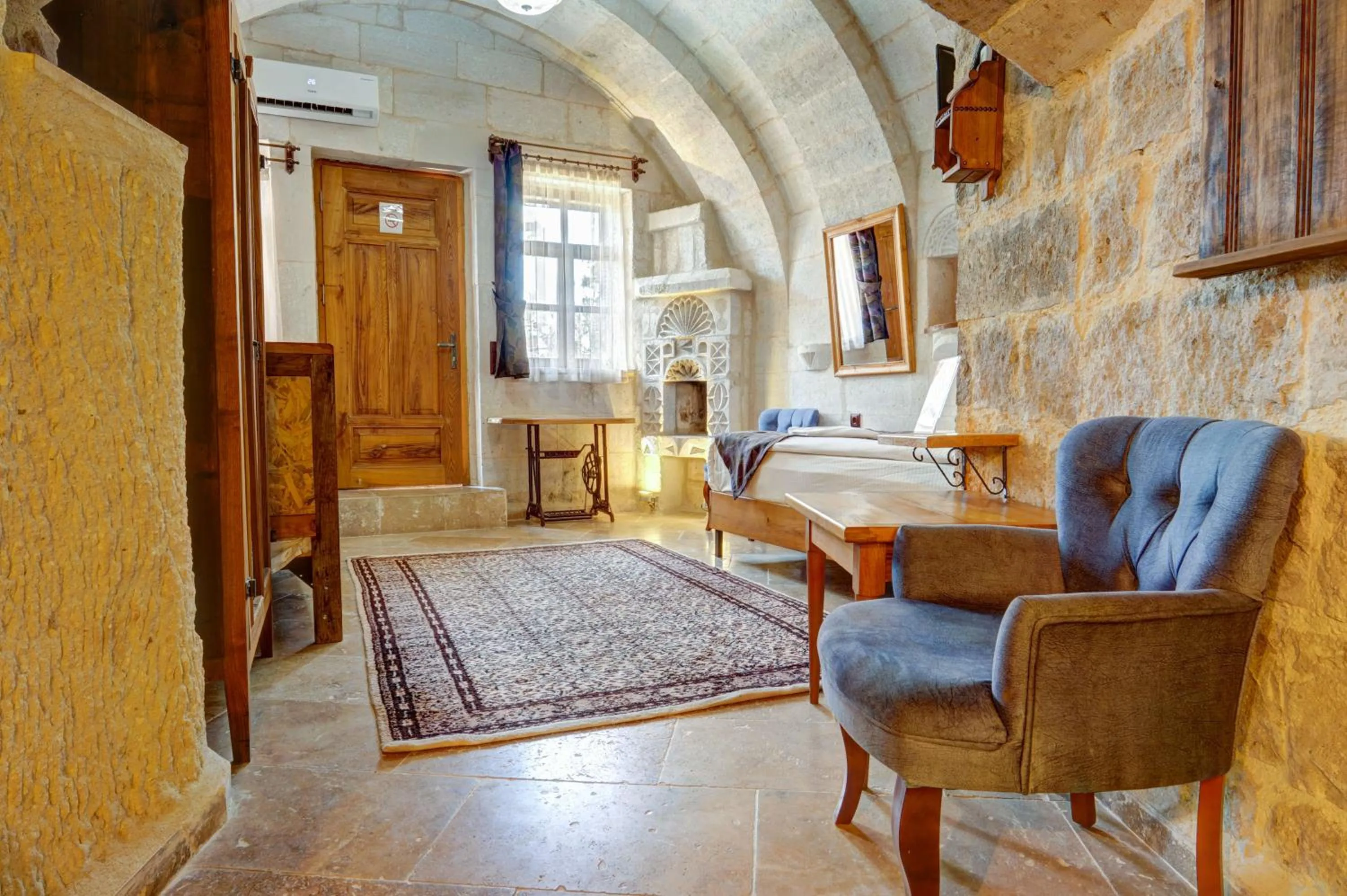 Photo of the whole room, Bed in Avilla Cave Hotel