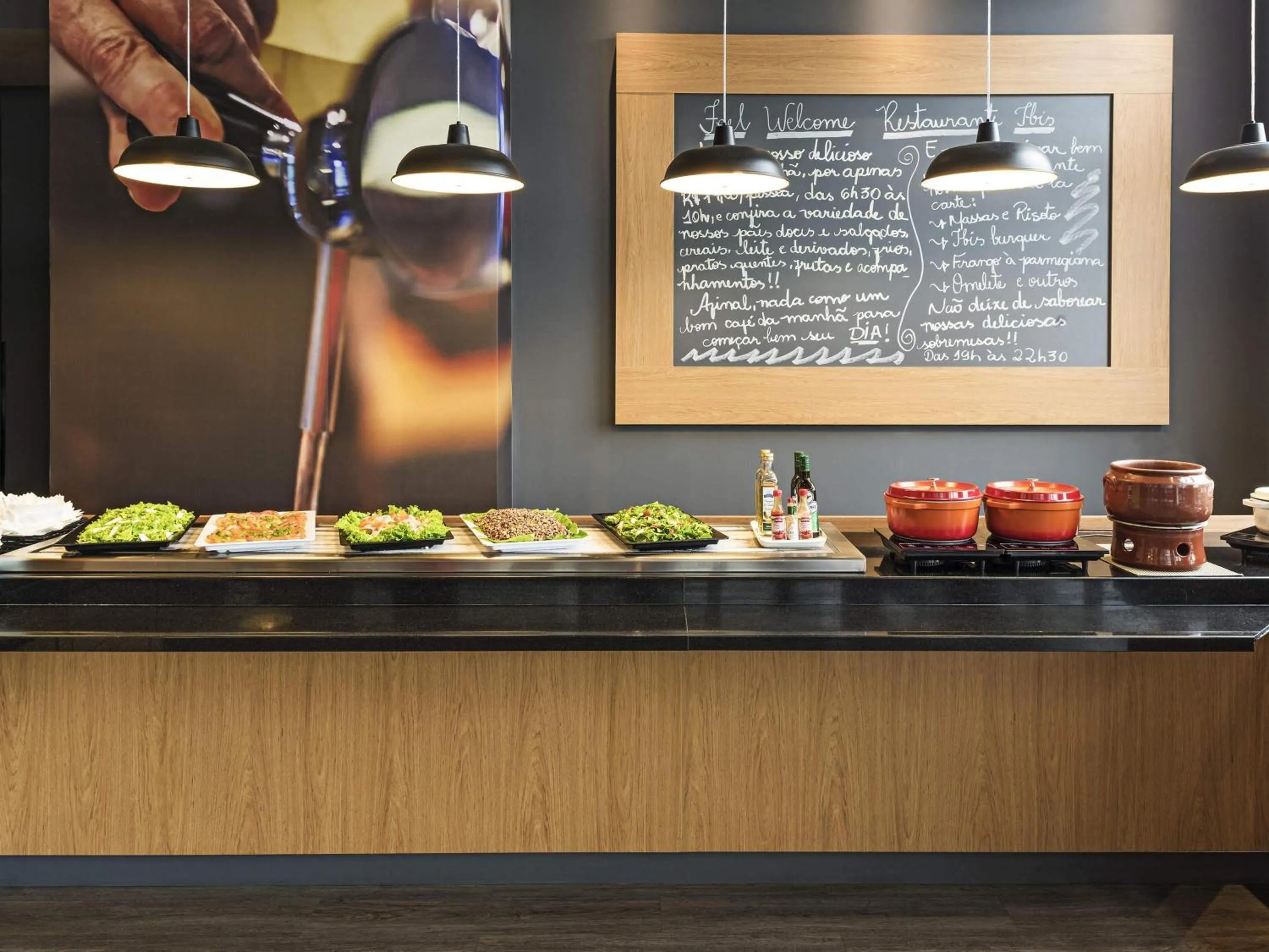 Restaurant/places to eat in ibis Tambore