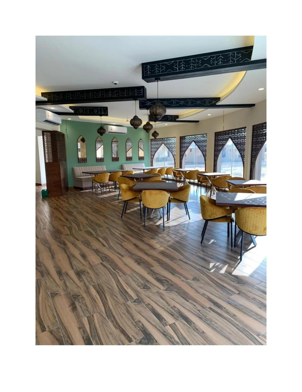 Restaurant/places to eat in Arabian Nights Resort & Spa