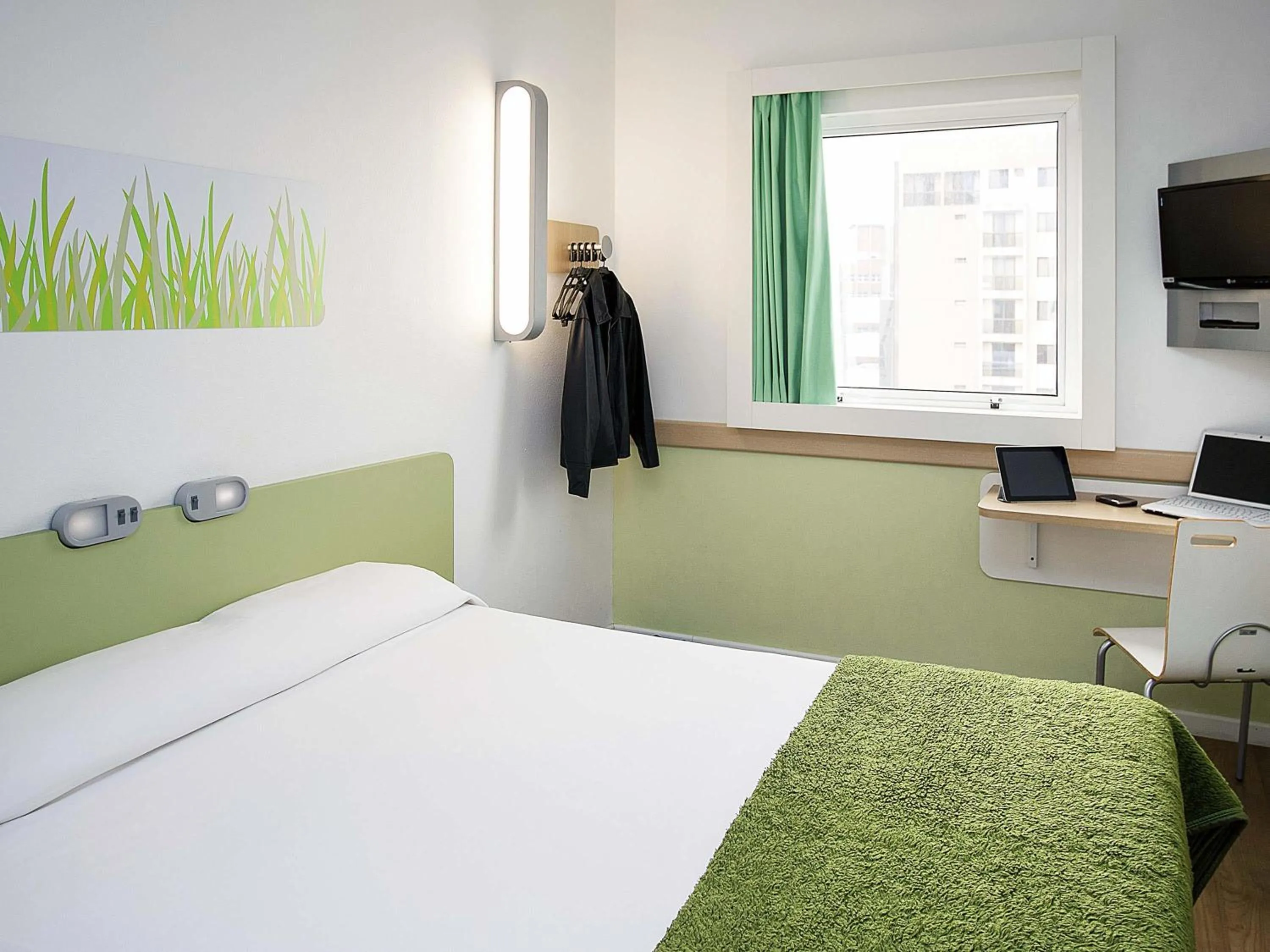 Property building, Bed in ibis budget Sao Paulo Paraiso