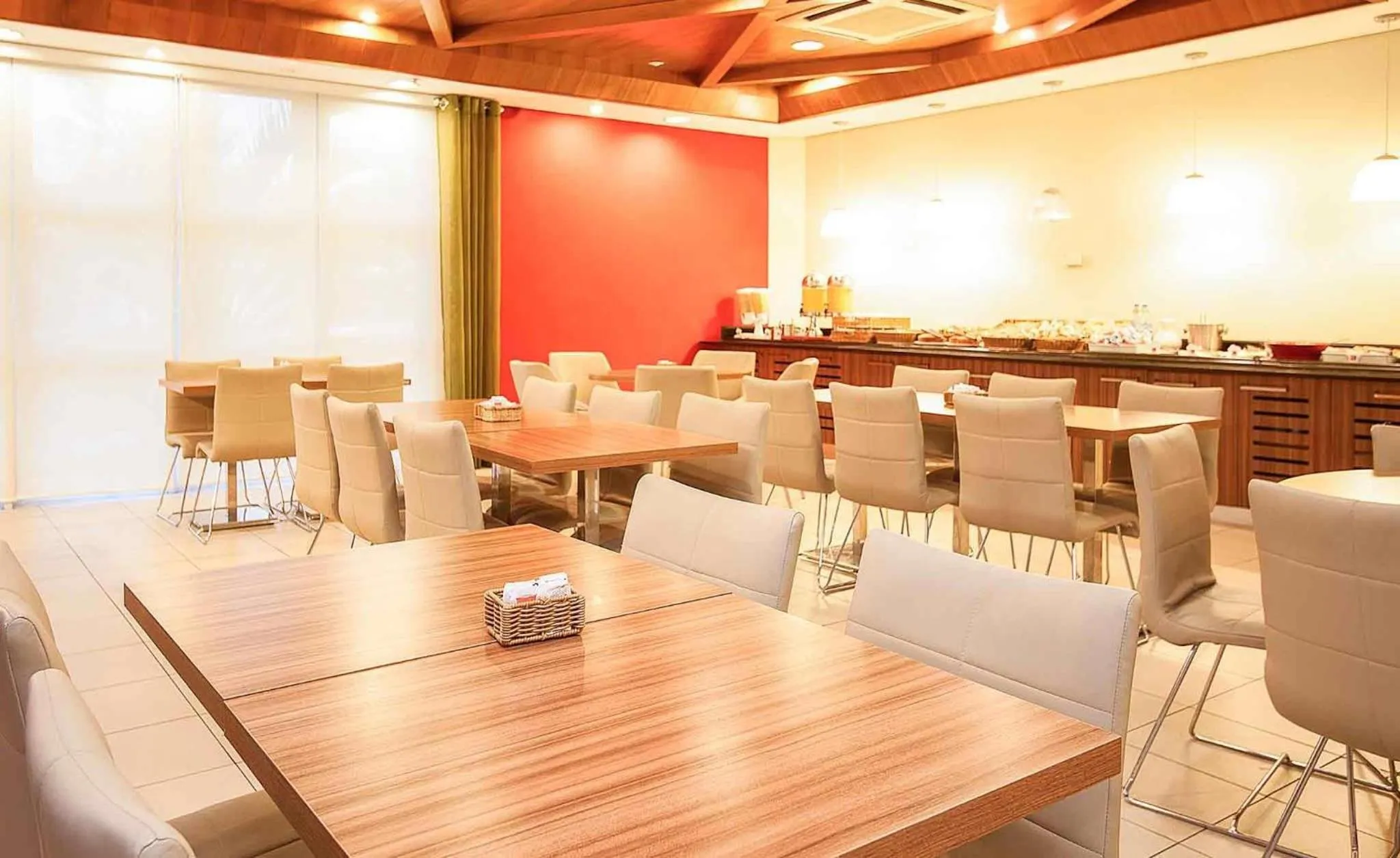 Restaurant/places to eat in ibis Sao Paulo Interlagos