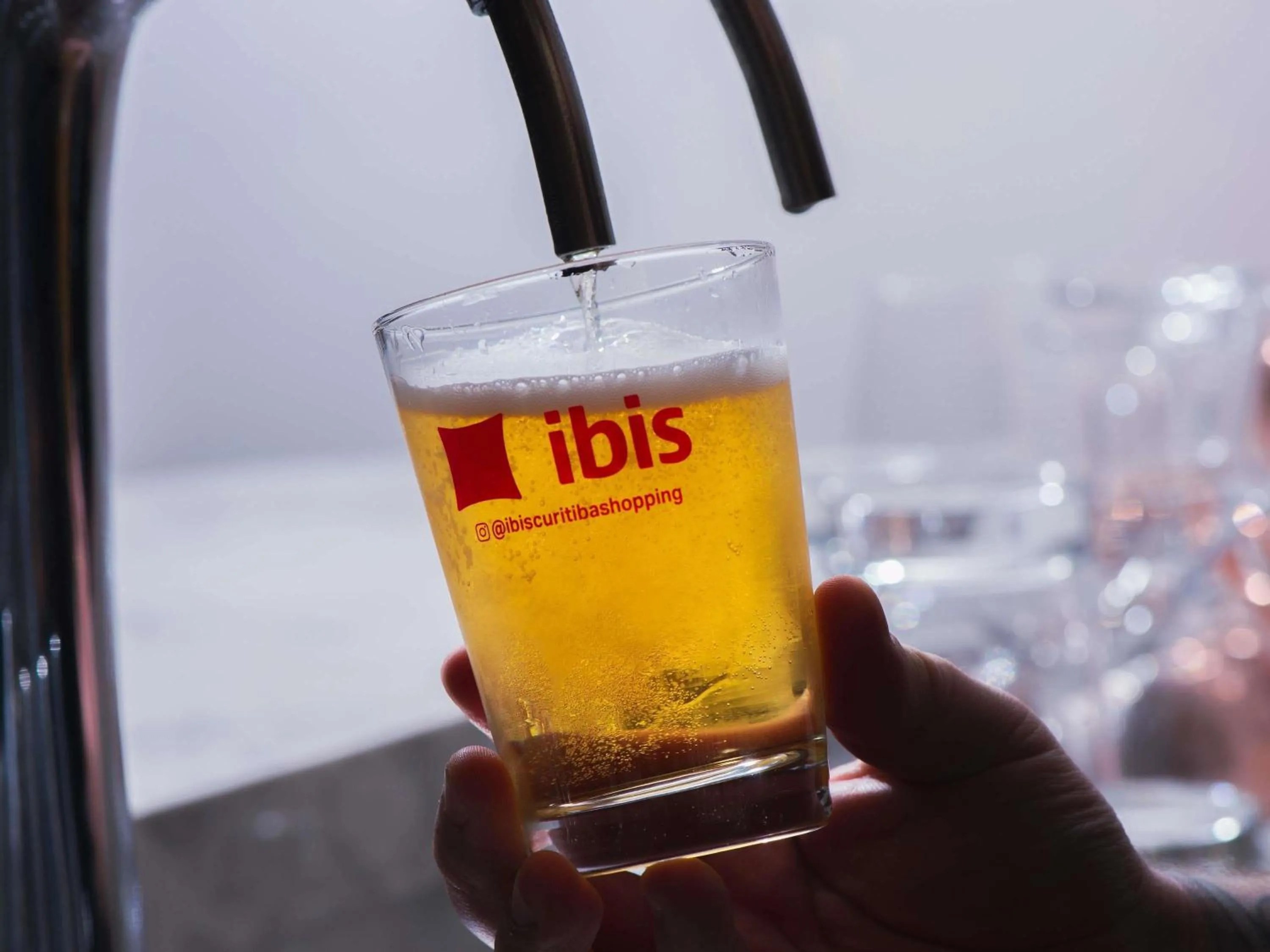 Lounge or bar in ibis Curitiba Shopping