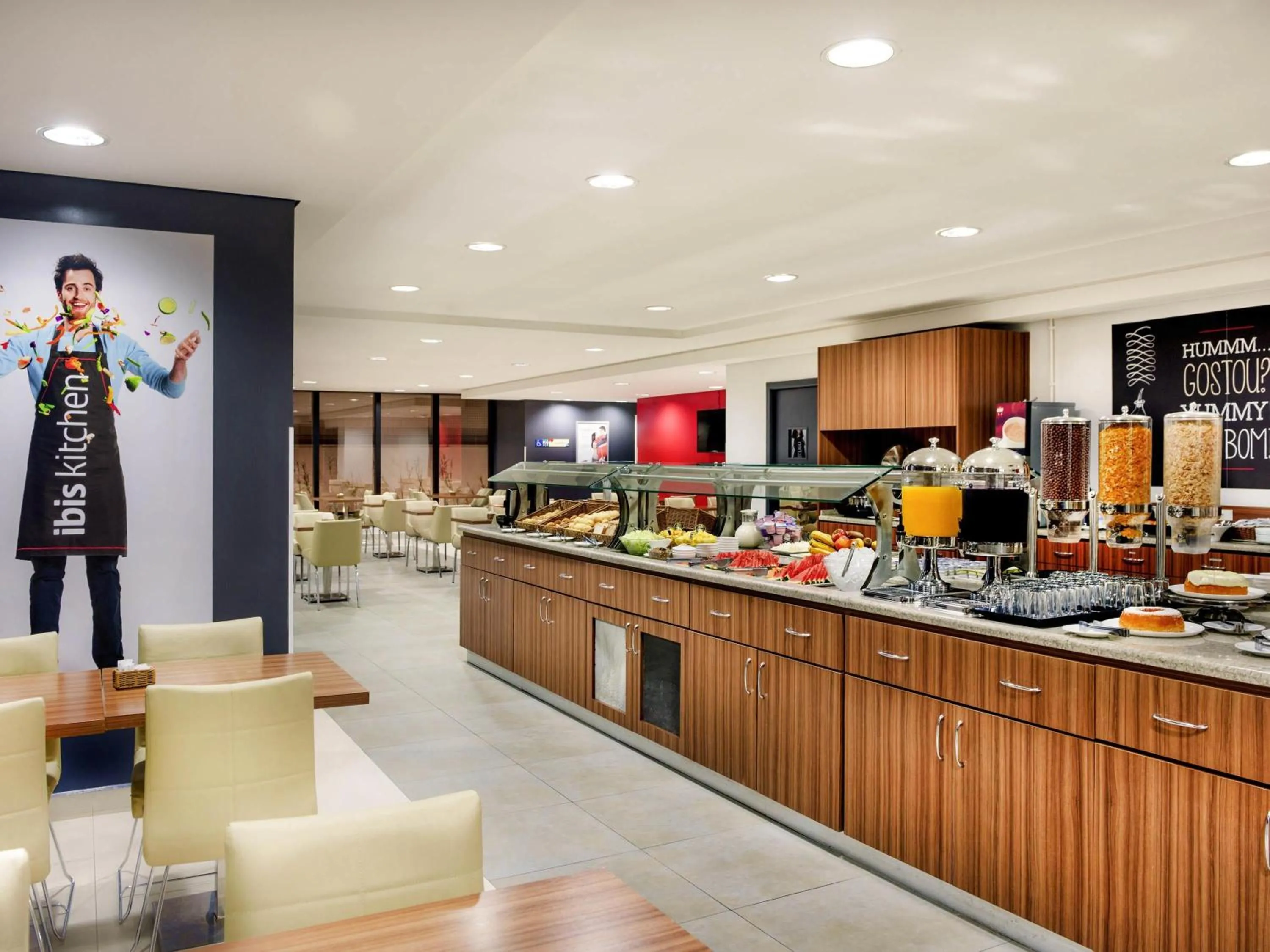 Restaurant/places to eat in ibis Curitiba Shopping