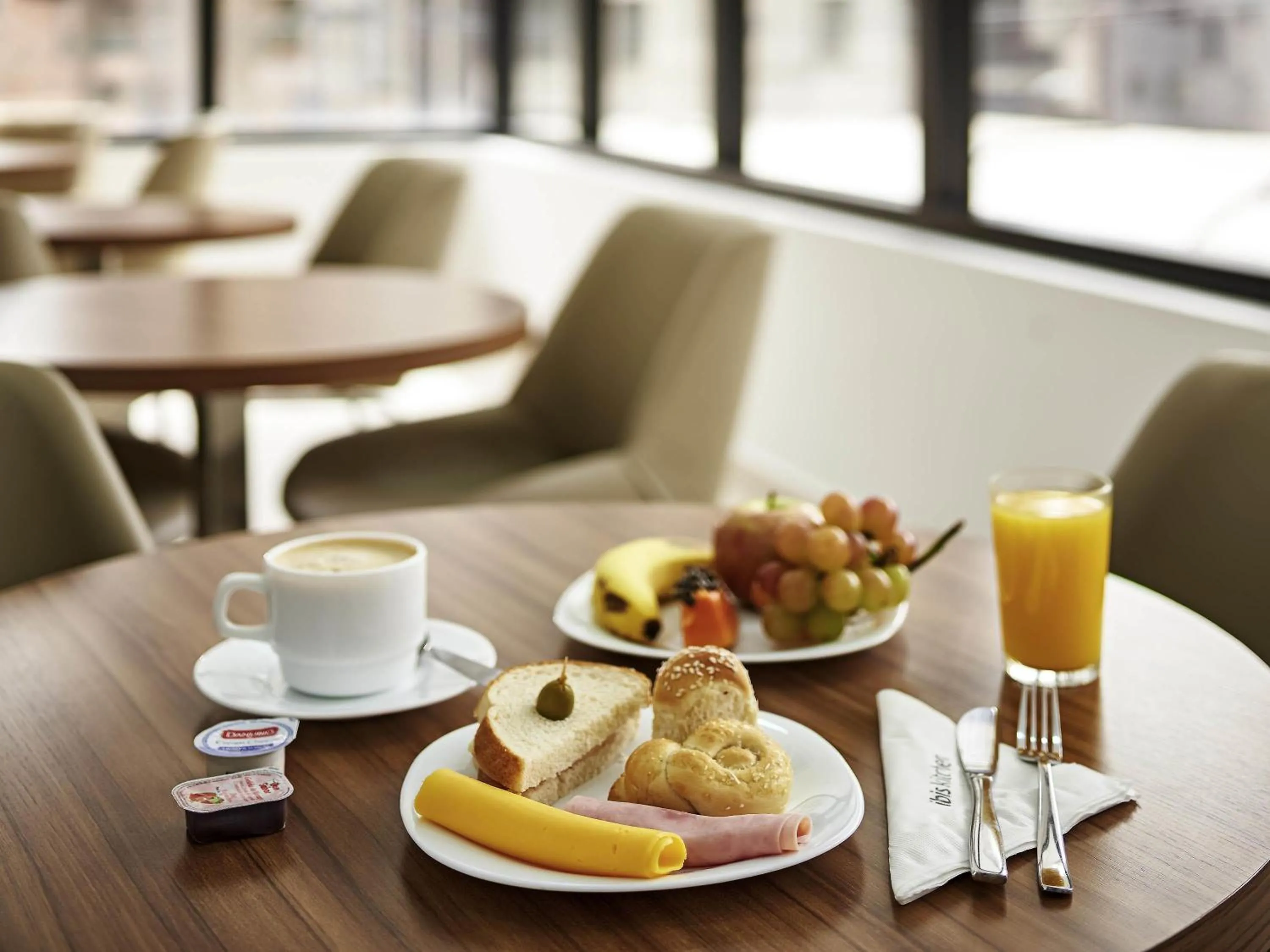 Breakfast in ibis Curitiba Shopping