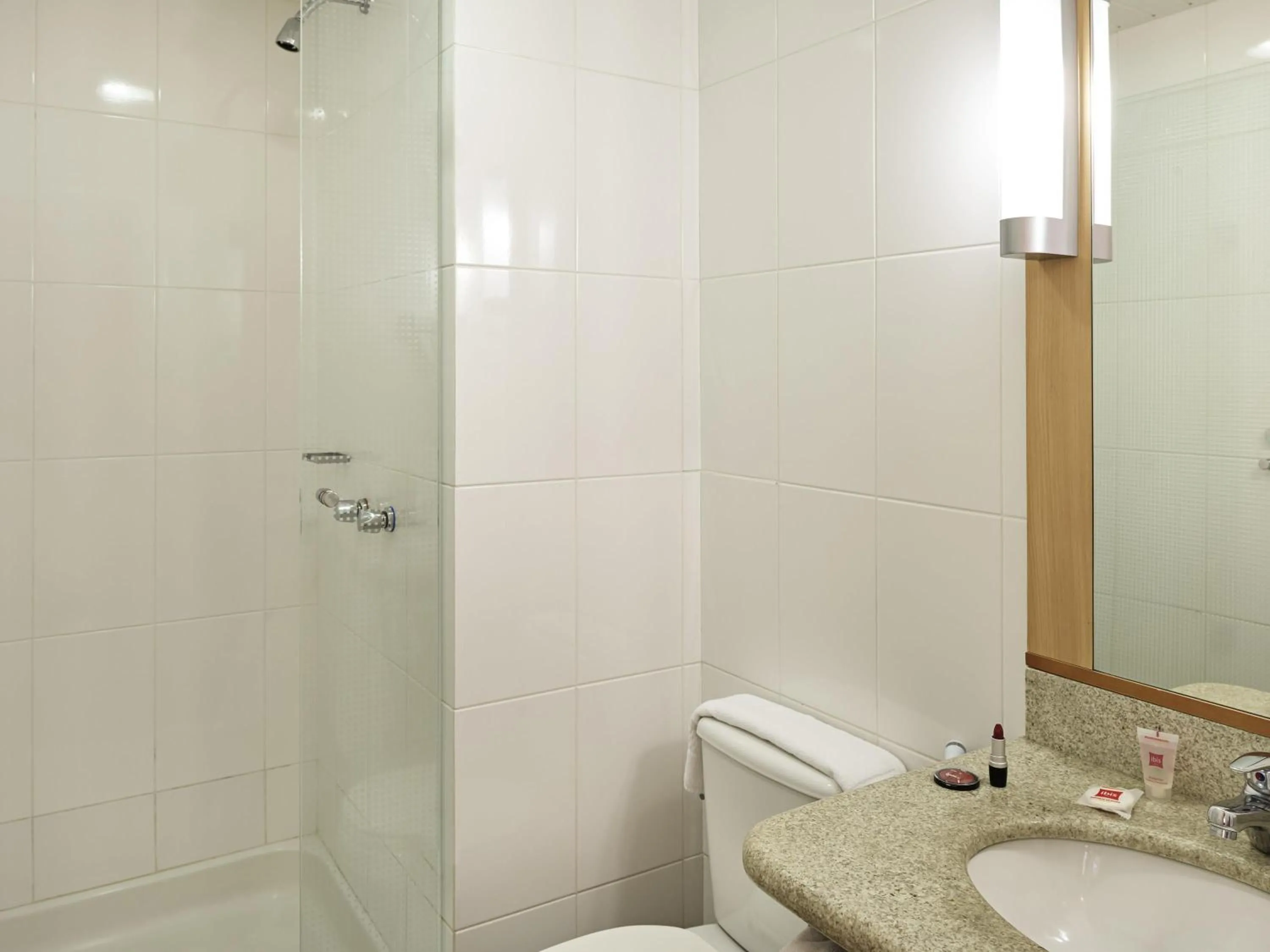 Bedroom in ibis Curitiba Shopping