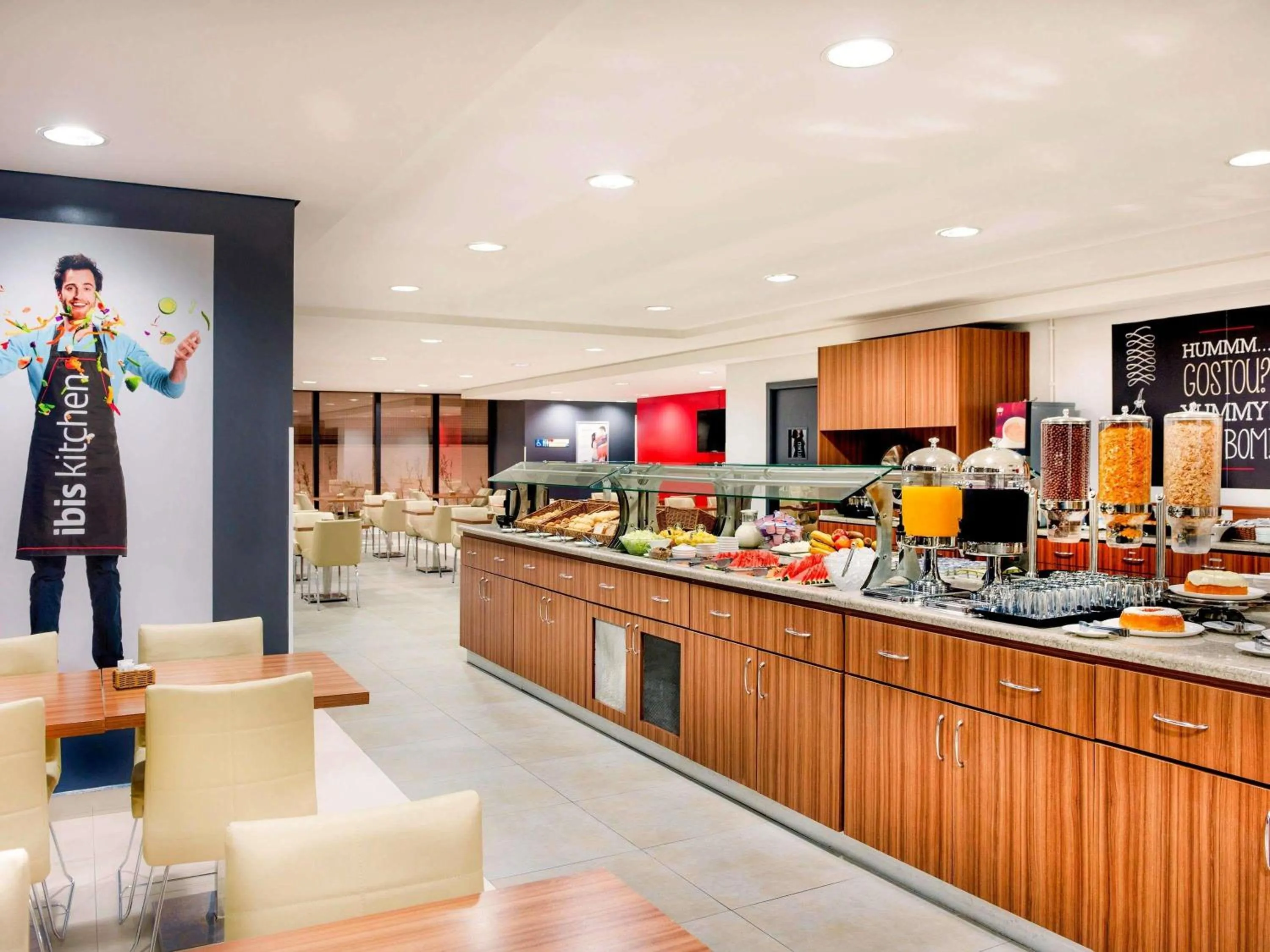 Restaurant/places to eat in ibis Curitiba Shopping