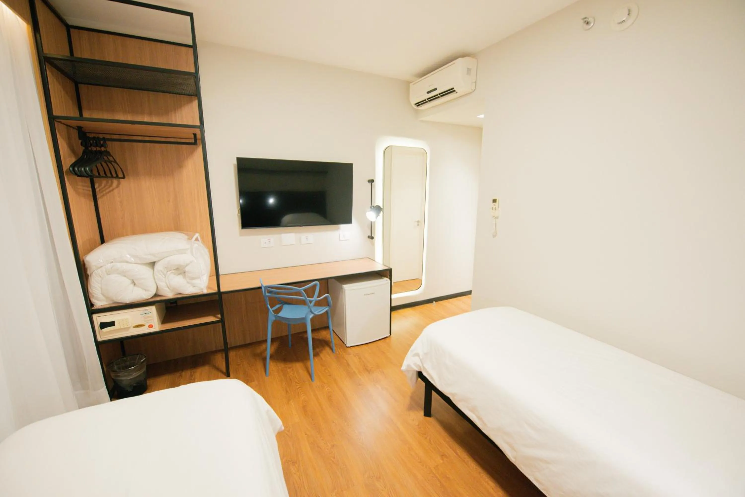 TV and multimedia, Bed in ibis Curitiba Shopping