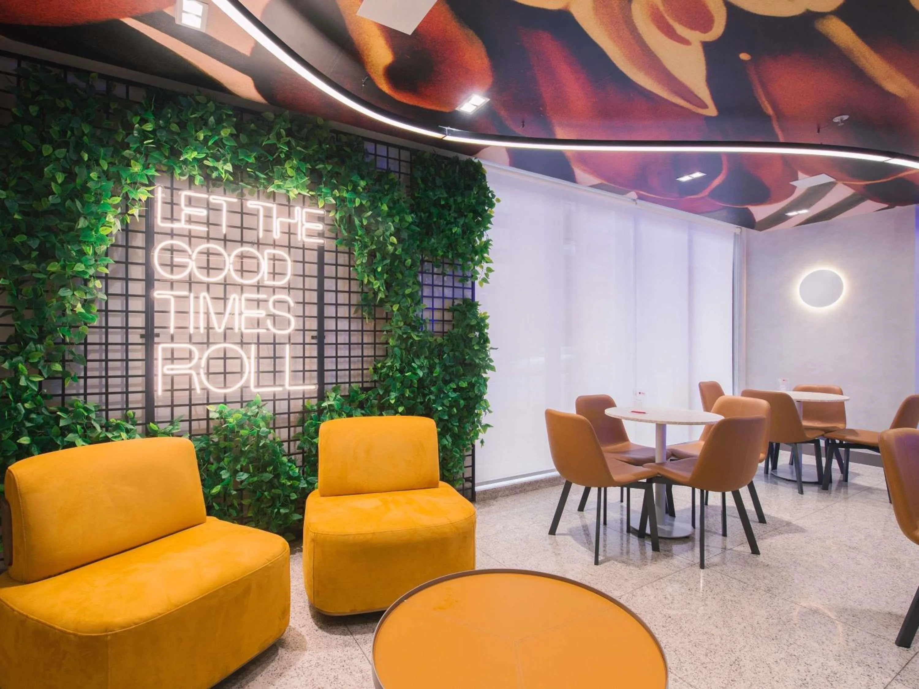 Property building in ibis Curitiba Shopping