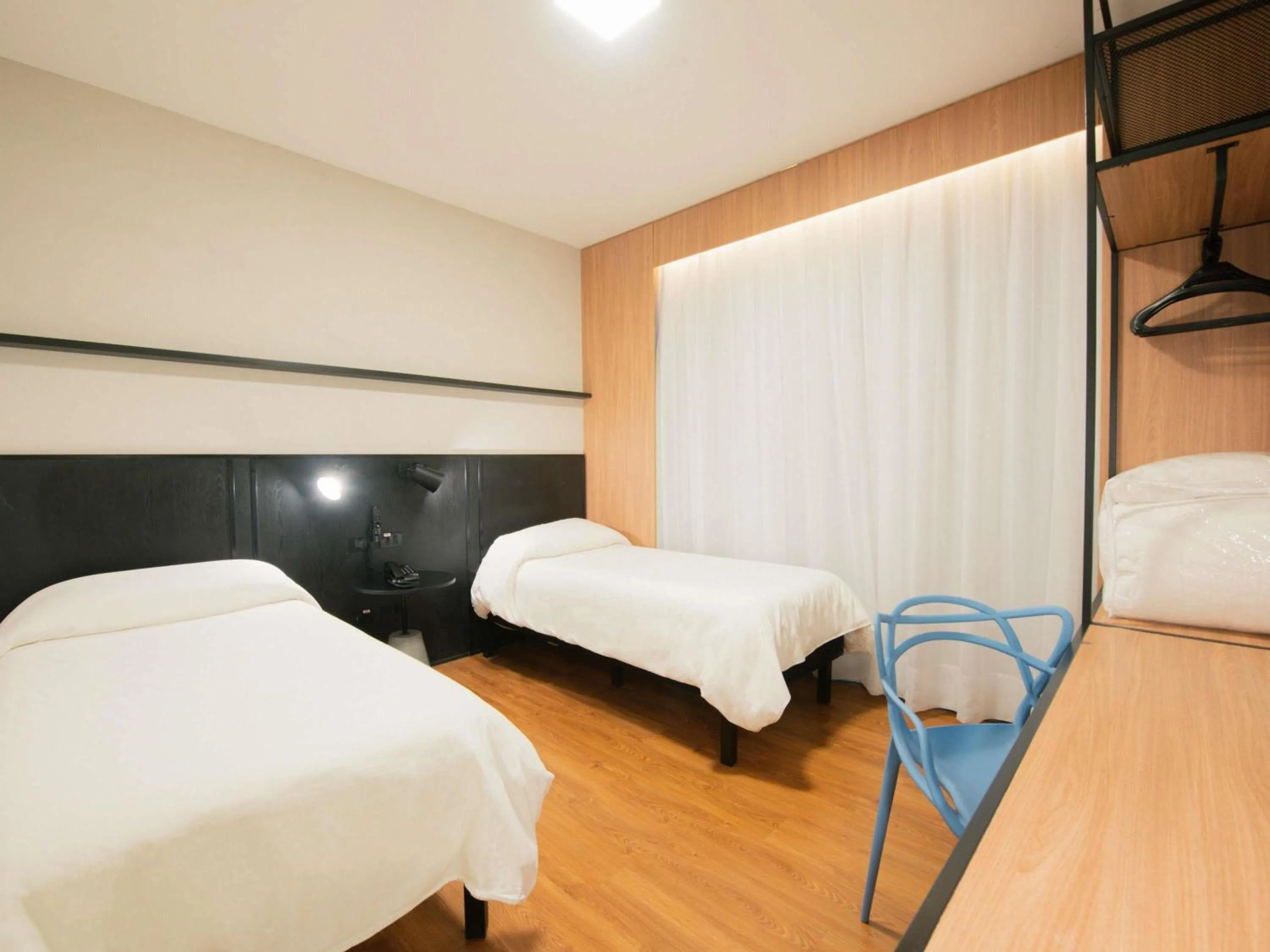 Bedroom, Bed in ibis Curitiba Shopping