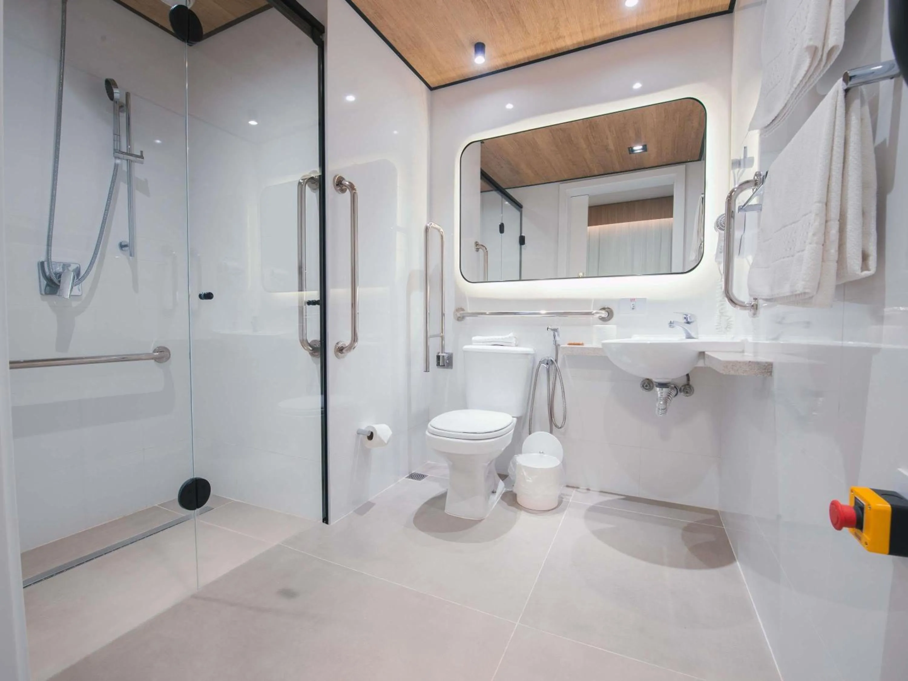 Bedroom in ibis Curitiba Shopping