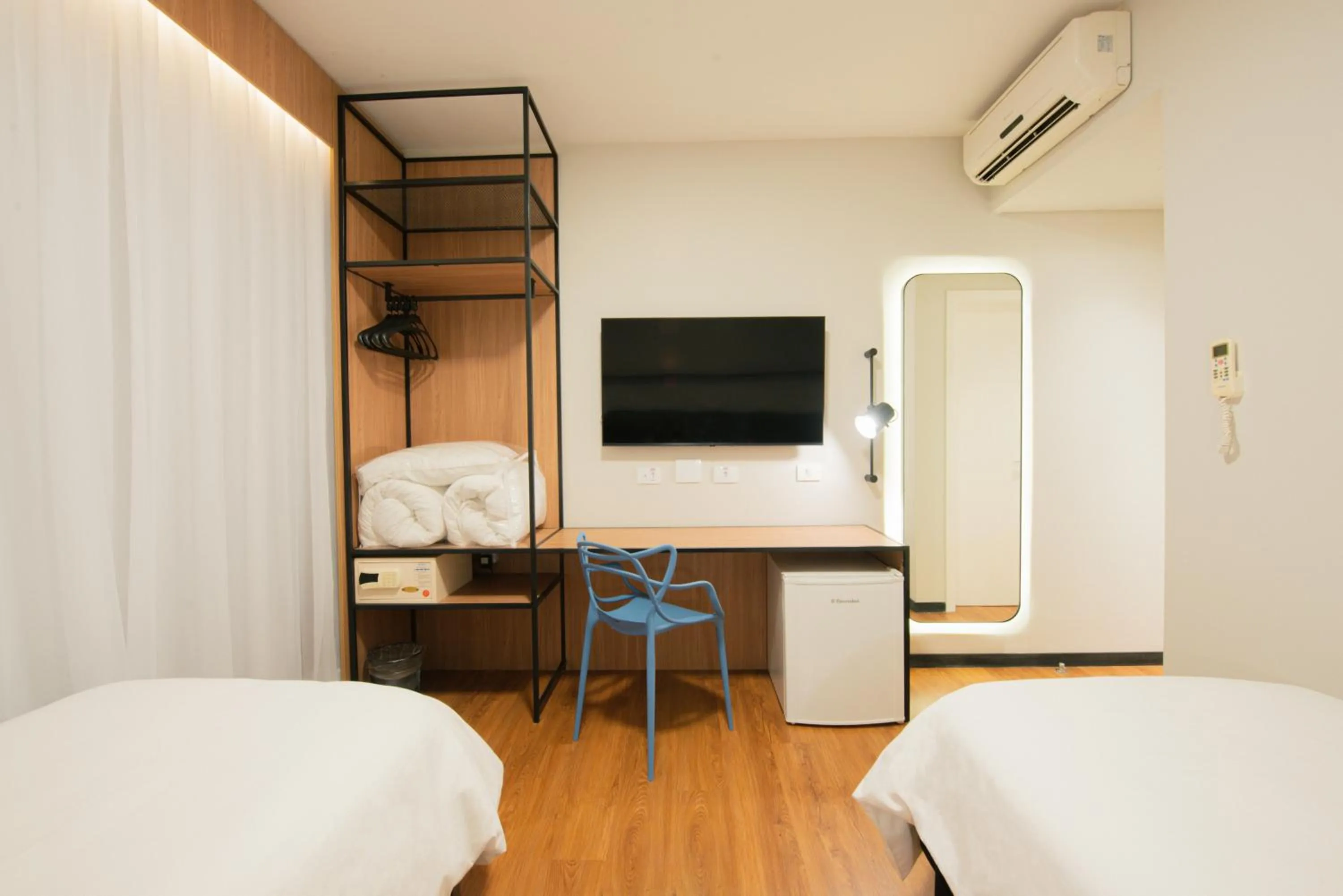 Bedroom, Bed in ibis Curitiba Shopping