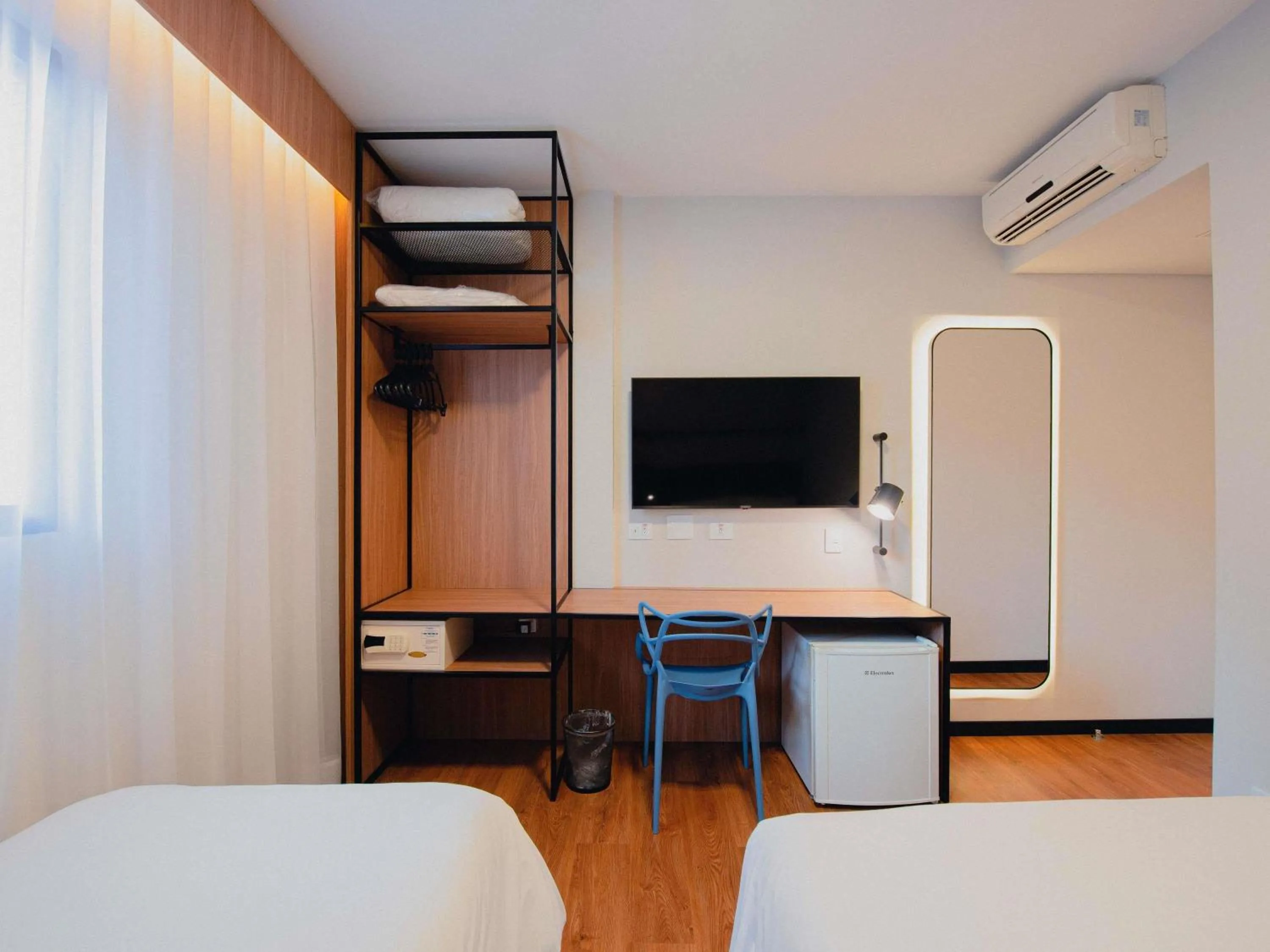 Bedroom, Bed in ibis Curitiba Shopping