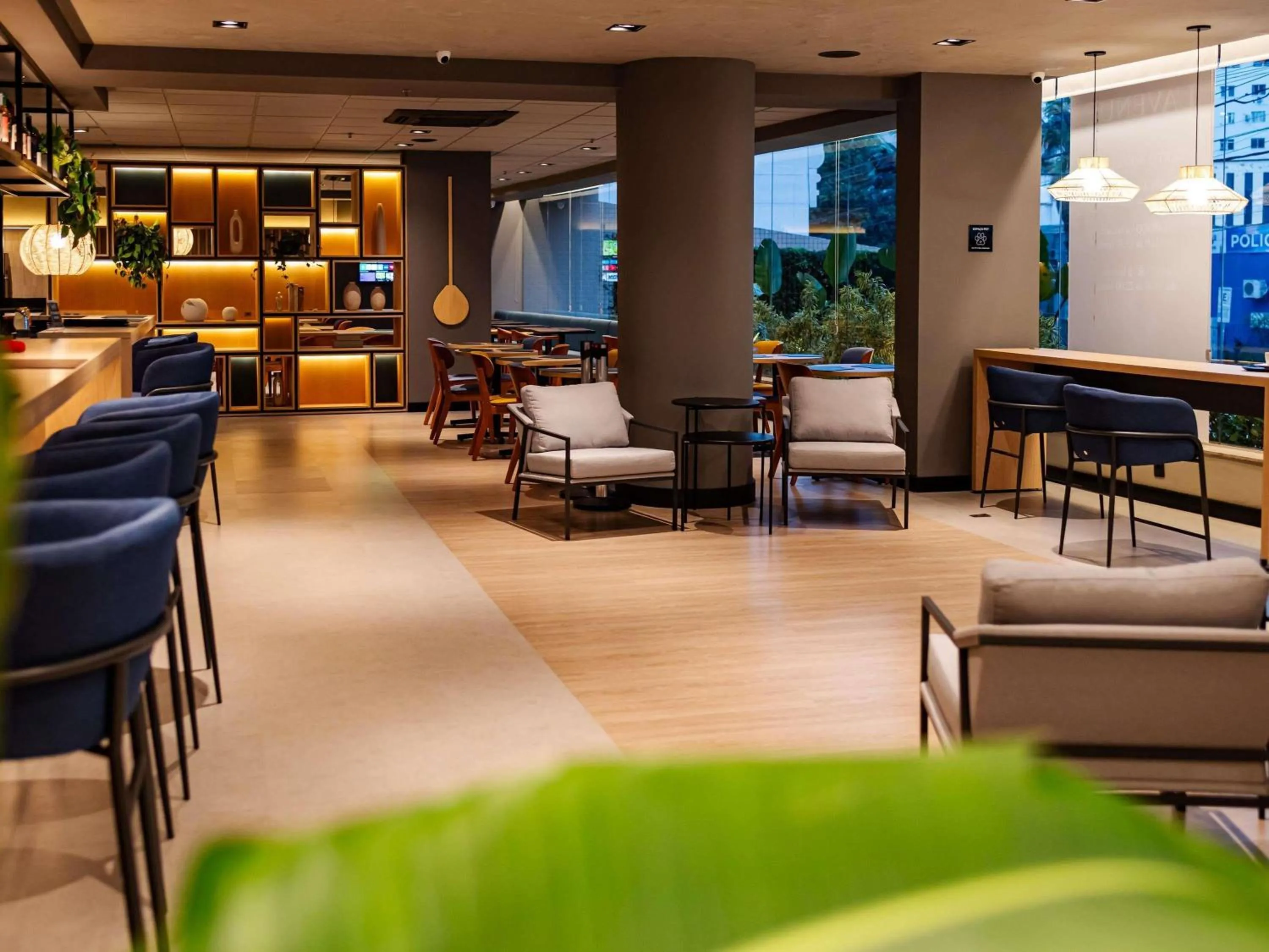 Lounge or bar in Ibis Florianopolis