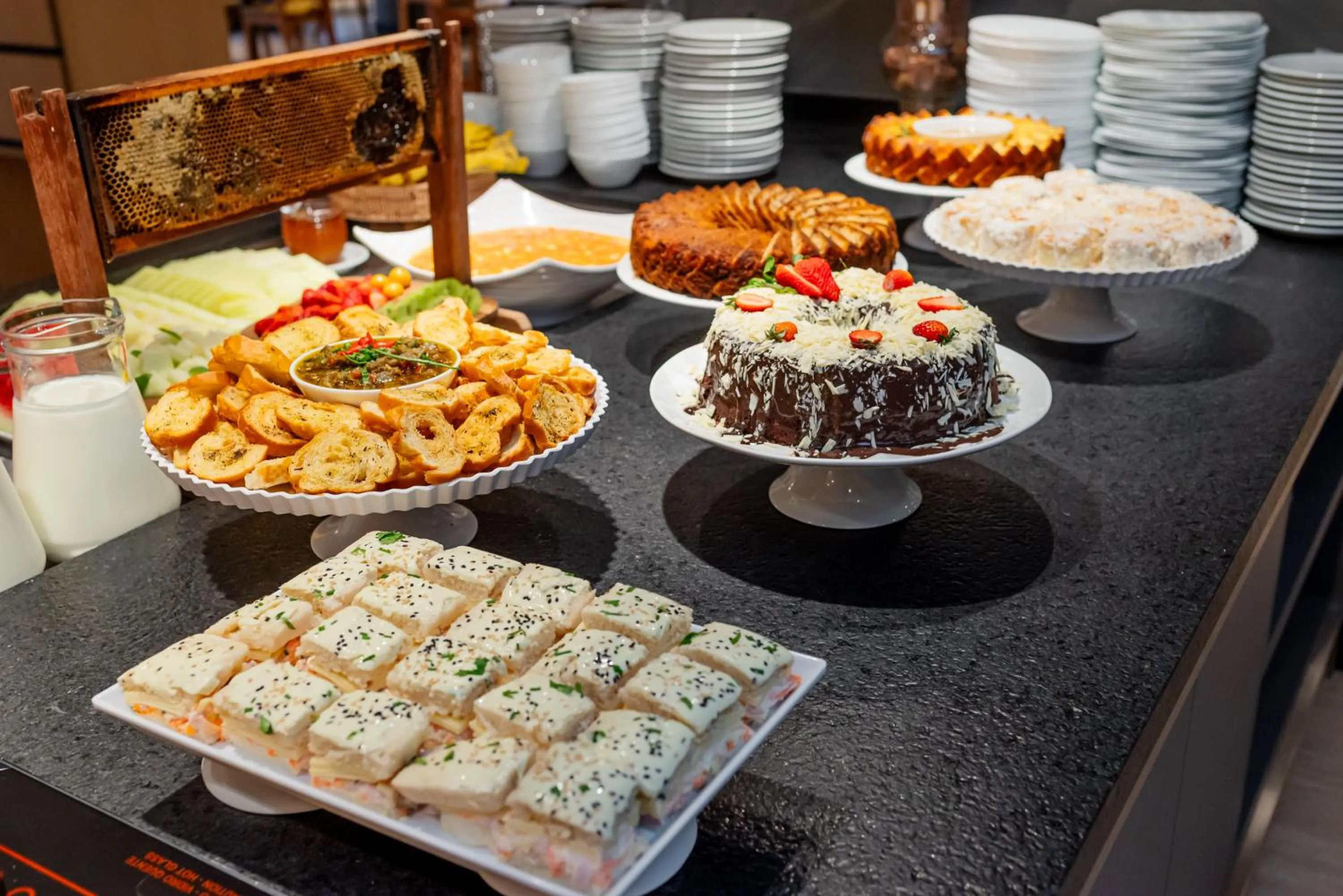 Buffet breakfast in Ibis Florianopolis