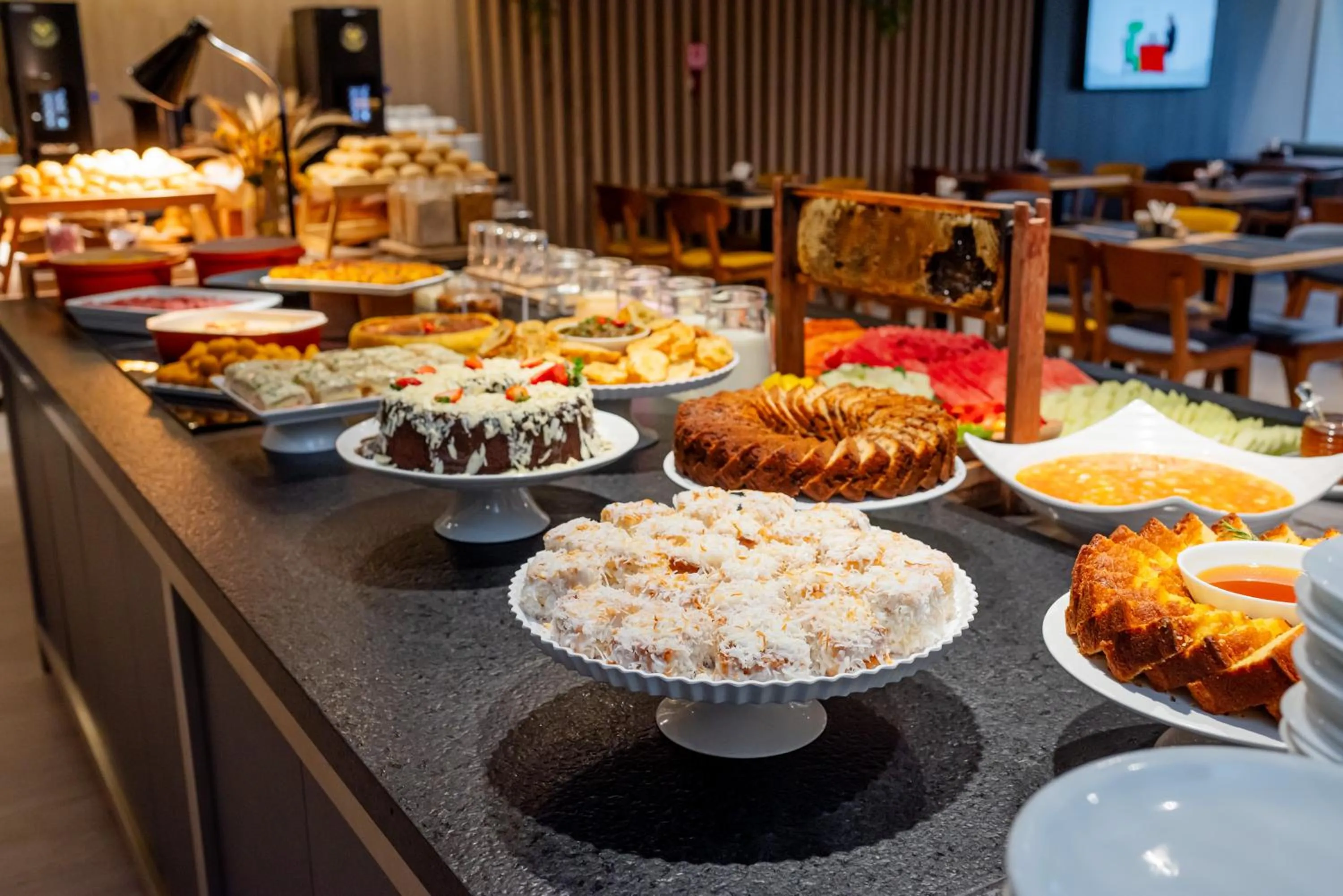 Buffet breakfast in Ibis Florianopolis