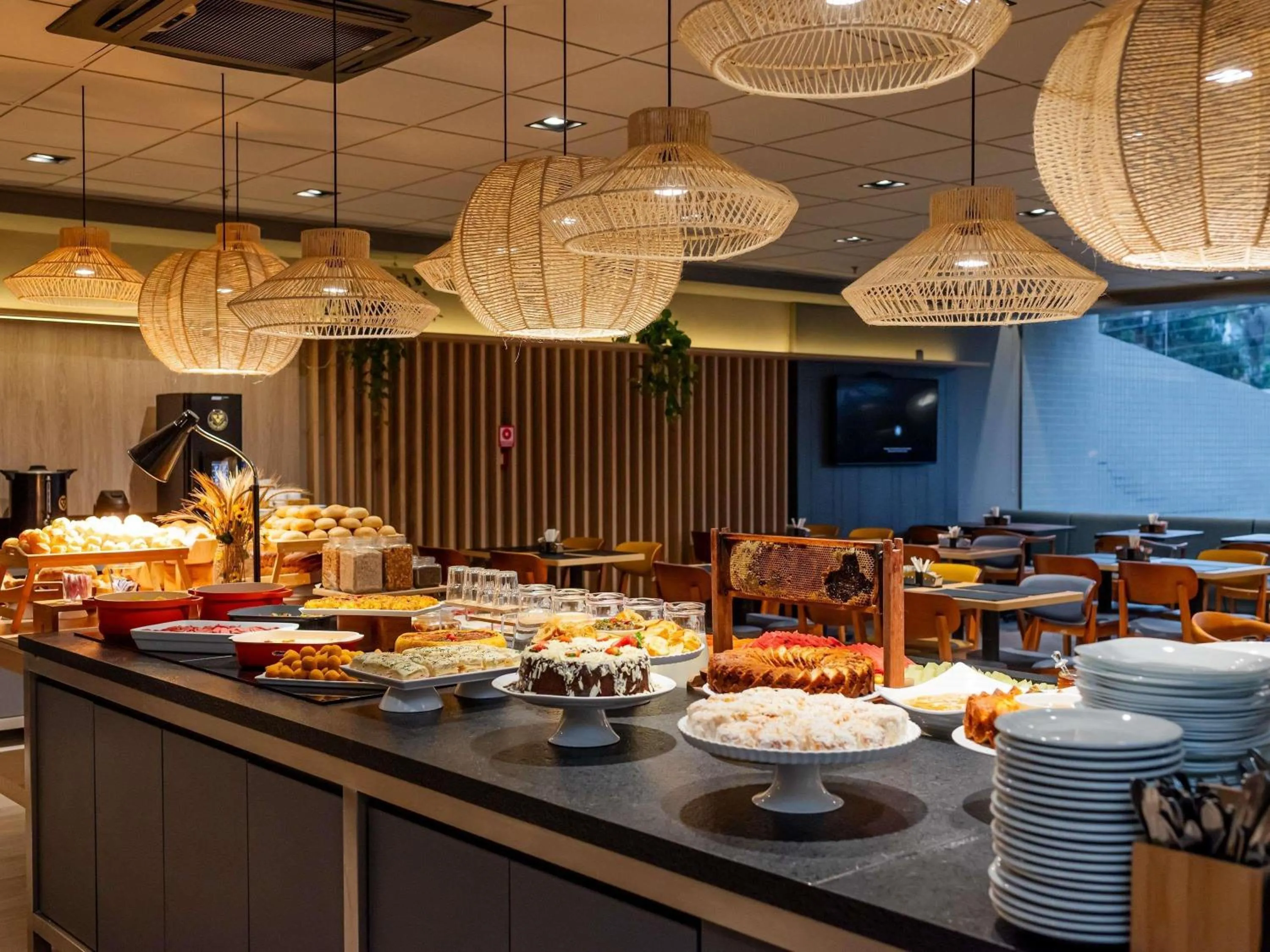 Restaurant/places to eat in Ibis Florianopolis